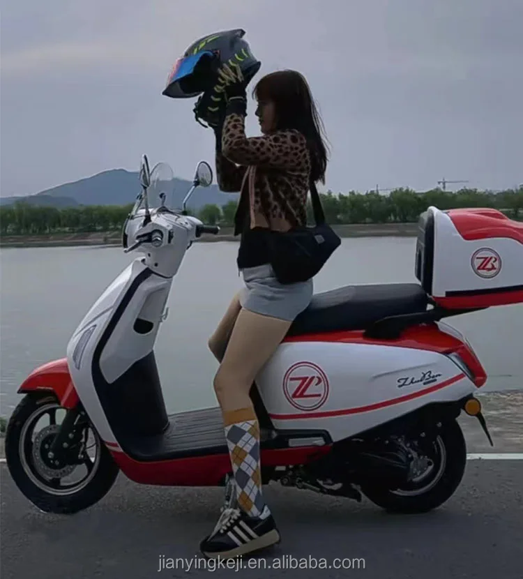 Spot supply Low Price  Scooter Gasoline Adult With The Gasoline Engine Euro 5 4-stroke Eec Epa 50cc 125cc 150cc 2023