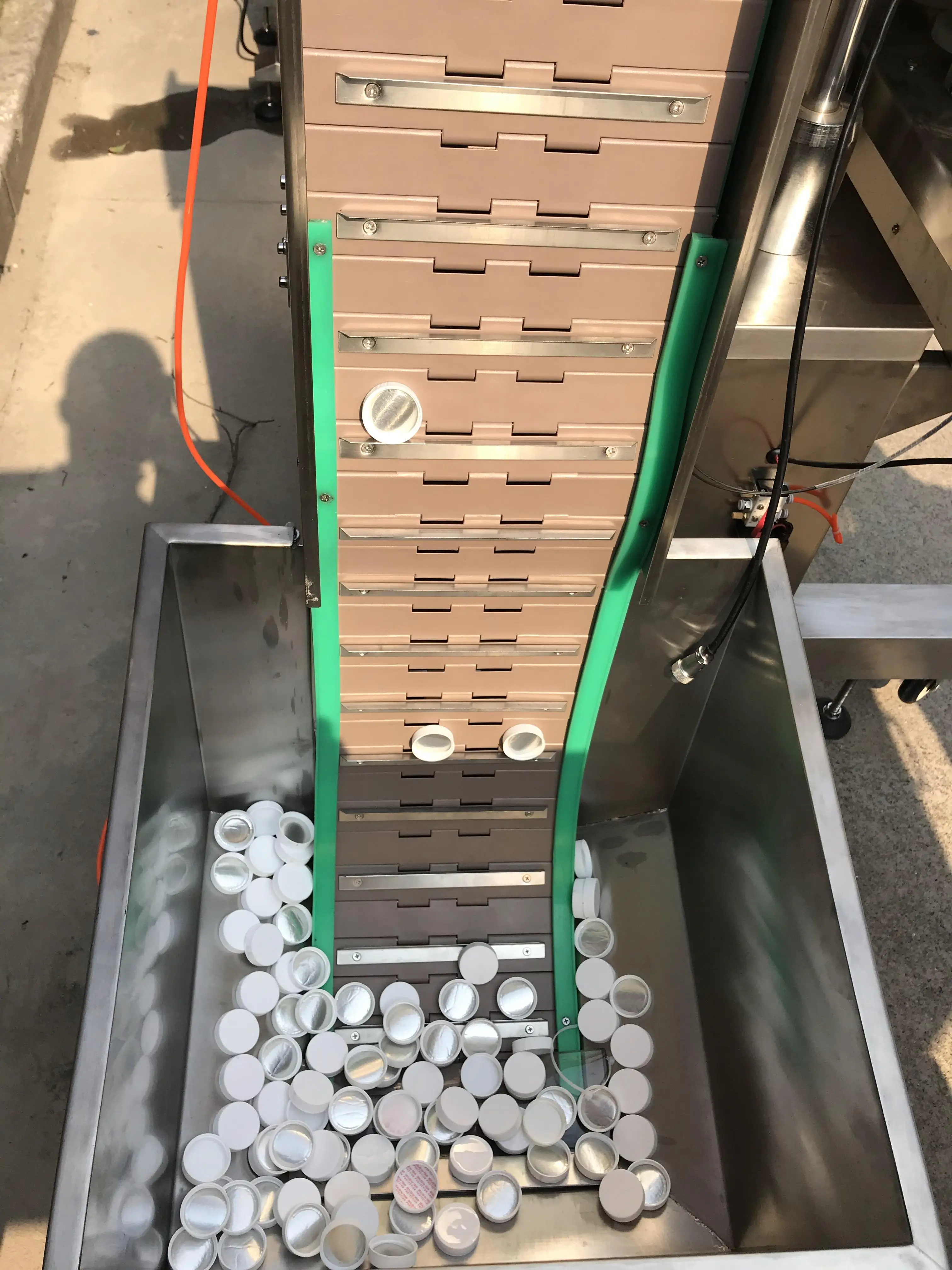 GX-200 High-speed capping lid screw machine (capper + elevator)