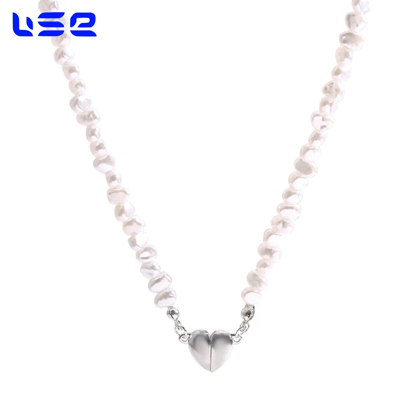 High Quality Trendy Popular Alloy Irregular Pearl Fashion Necklaces Female Magnet Love Clavicle Chain