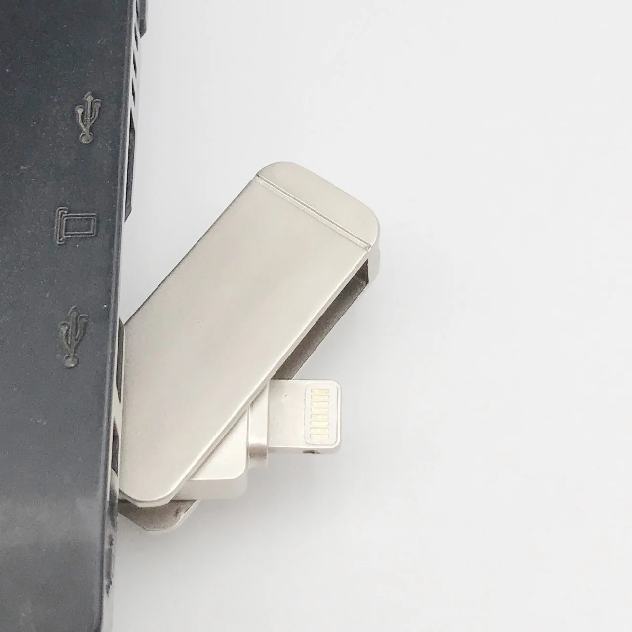 Value to buy business gifts custom creative rotating silver metal portable hidden memory stick