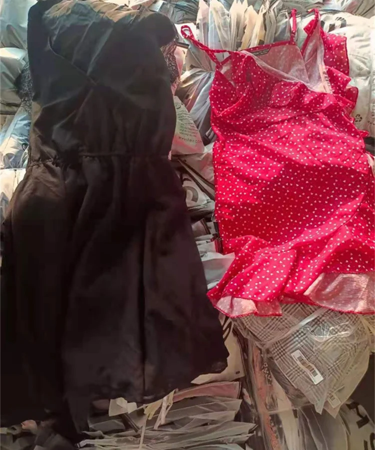 2022 Wholesale Women Mixed Models Original Packaging Manufacturers Direct Selling Southeast Asia Clothes Female She in Dress