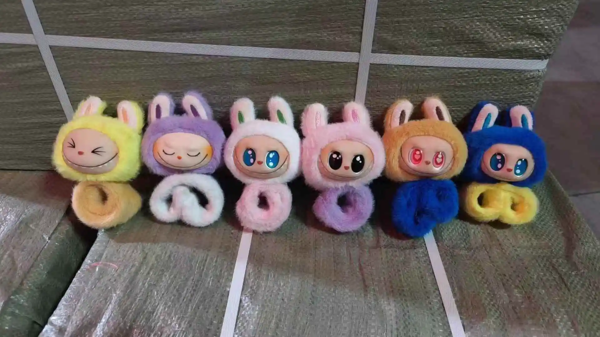 New 2.0 Labubu The Monsters Sit And Party Vinyl Blind Box Heart-Beating Macaron Children Pendant Decoration Birthday Gifts