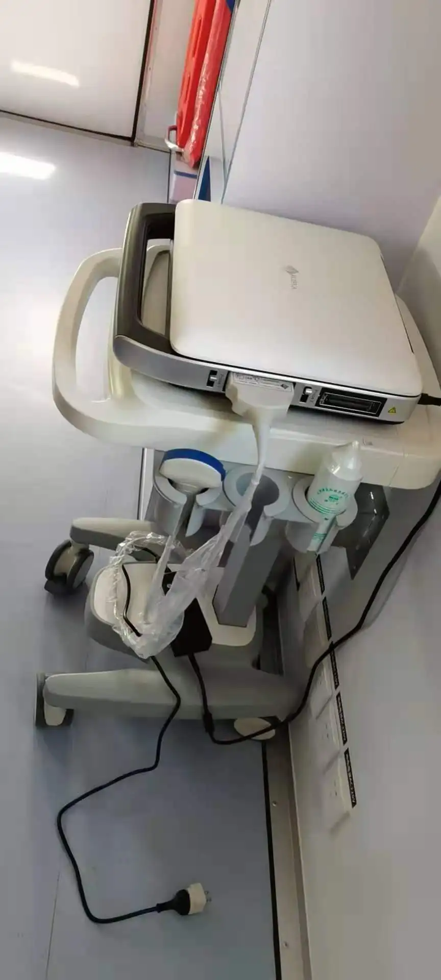 medical ultrasound instruments RUIHUA DU8-M1 model with two probe connectors Laptop Doppler Ultrasound  Echo Machine
