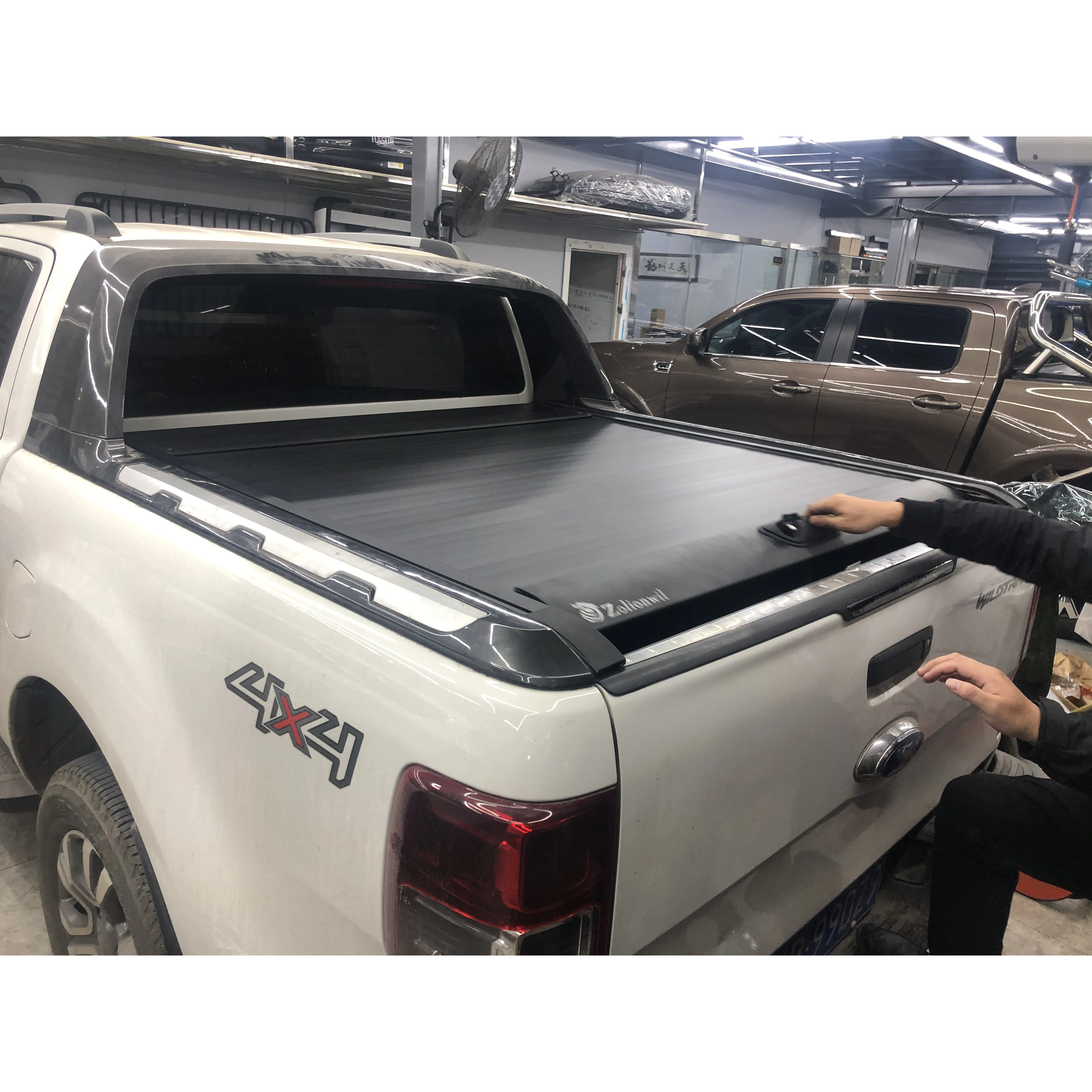 Car refit ford pickup truck special trunk cover aluminum alloy electric rolling curtain top cover