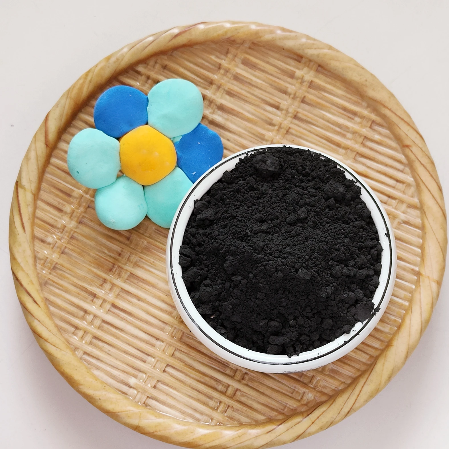 Expanded graphite for fire retardant materials Fine graphite powder for refractories