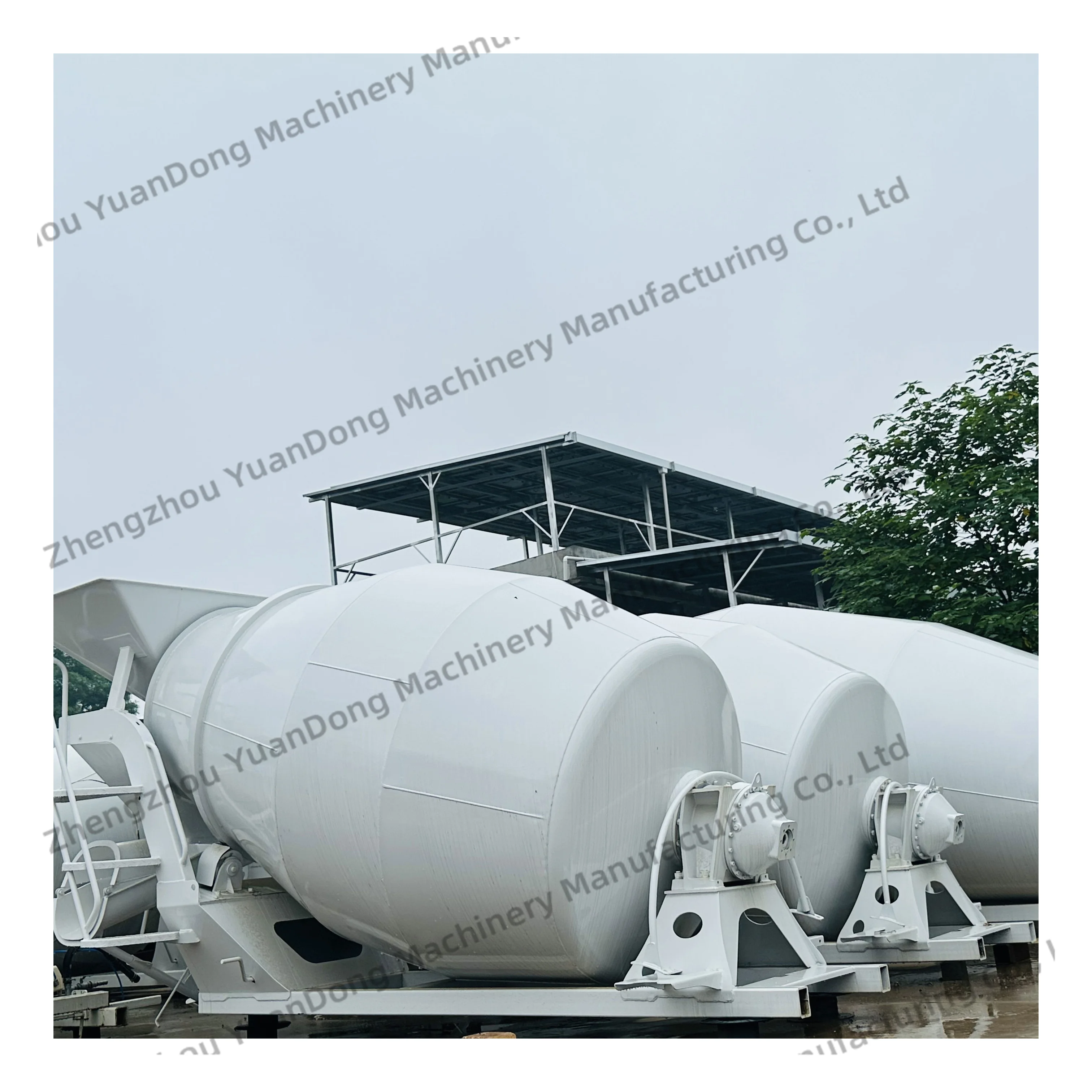 Diesel Engine 32HP Concrete Mixer Machine Tractor Trailer Trucks Automatic Self-loading Cement Mixer Machine