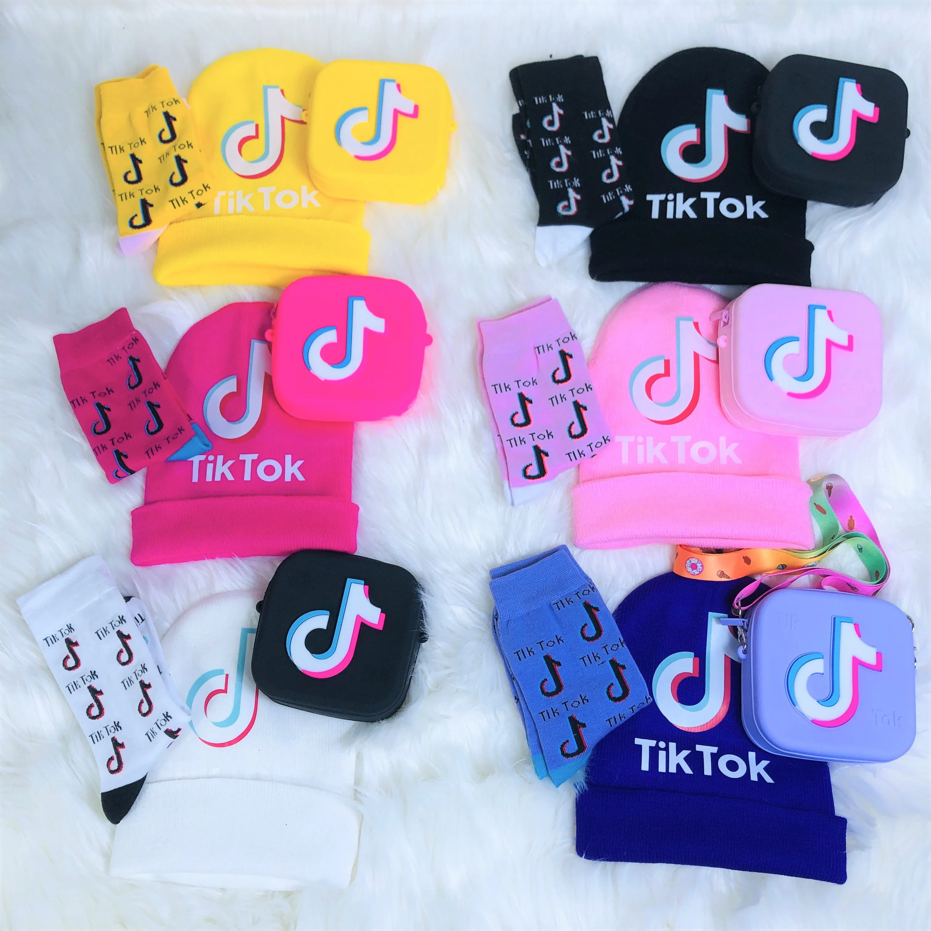 Hot selling cartoon tiktok pattern square bags coin purses for girls socks matching mini silicon tik tok purse and hat set