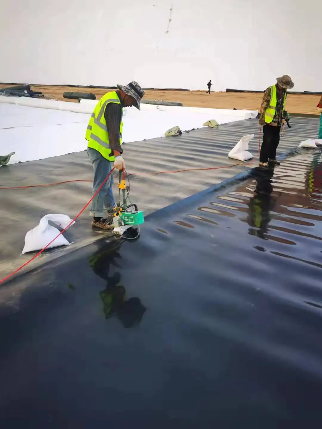 Geomembrane Fish Pond Liner for Small Ponds, Fish Ponds, Streams Fountains and Garden Waterfall