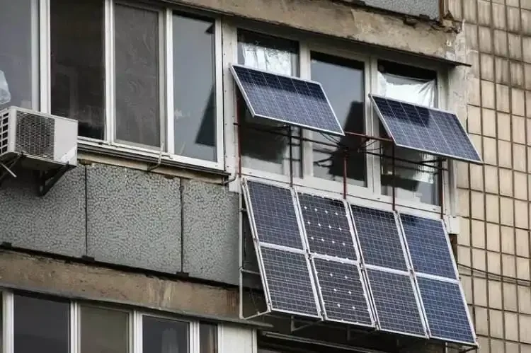 RTPOWER Factory direct 600W grid tied solar balcony system with 600 watt micro inverter garden mini PV system