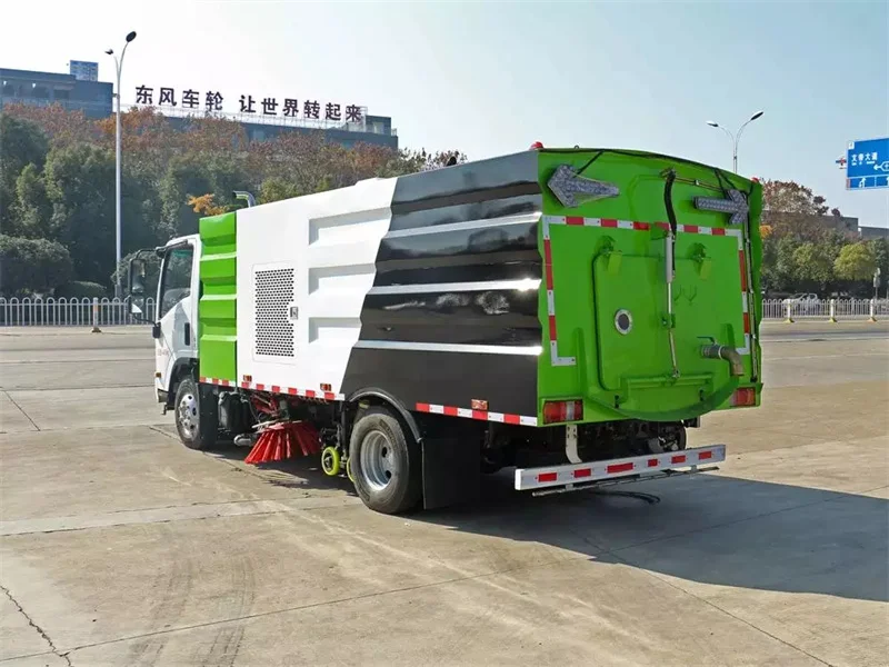 Brand New Japan Isuzu 4x2 High Efficiency Broom Vacuum New Road Sweeper Automatic Dumping Floor Sweeper Truck hot selling