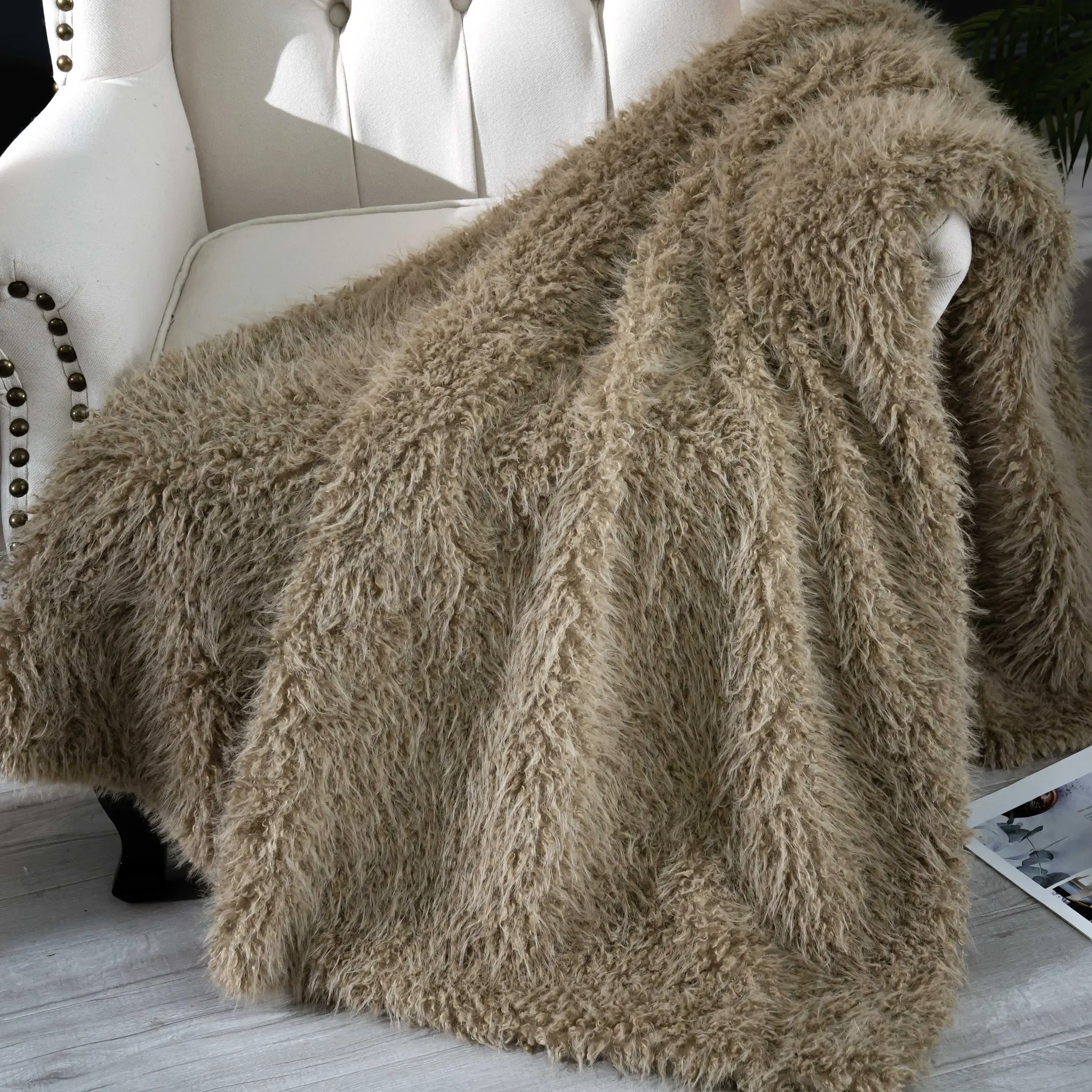 Faux wool faux fur material  long pile faux fur faux fur material   Rabbit Faux Fur Blanket Popular in Europe and the USA