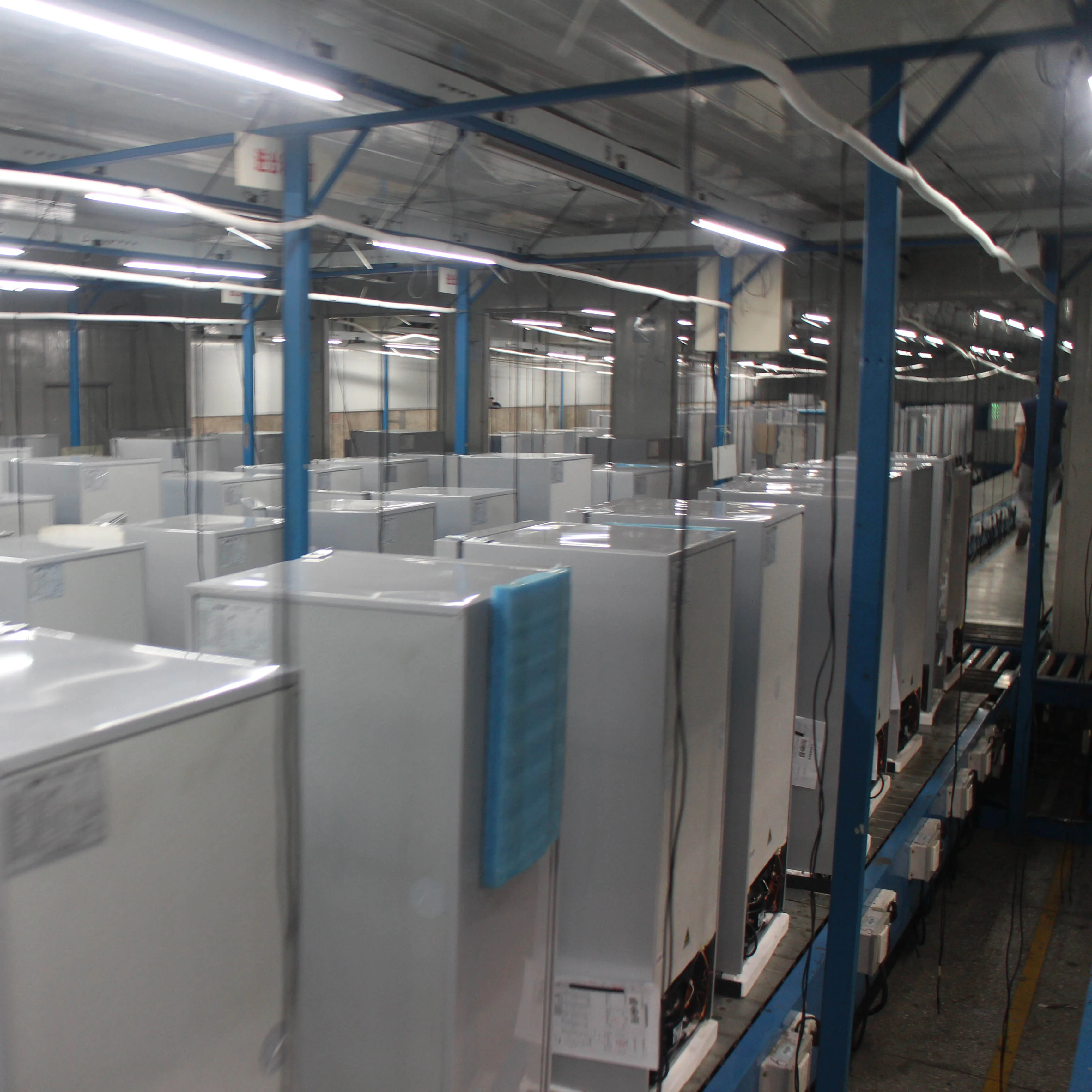 Gravity Refrigerator Assembly Production Line With Light Tube