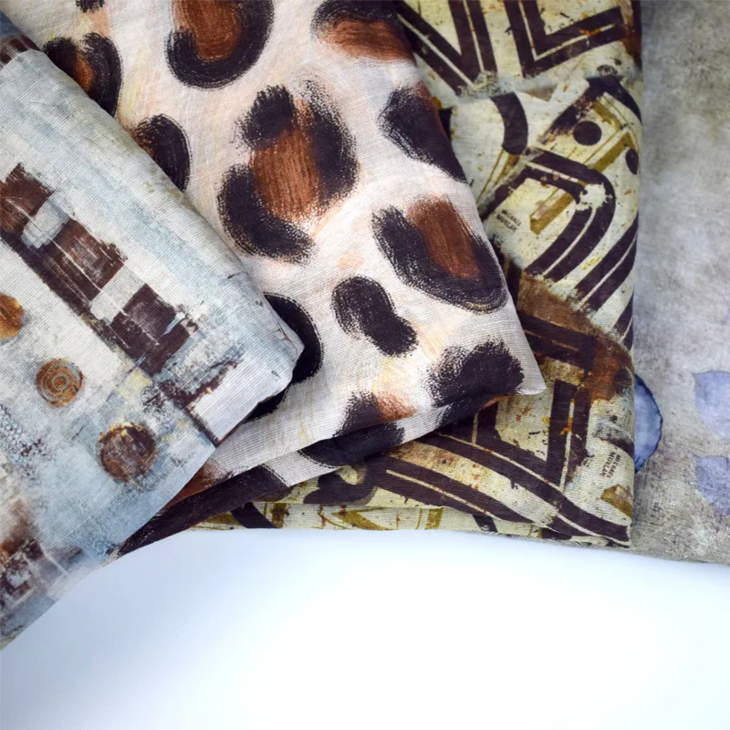 Fashionable Retro Style Silk Printed Fabric For Sale