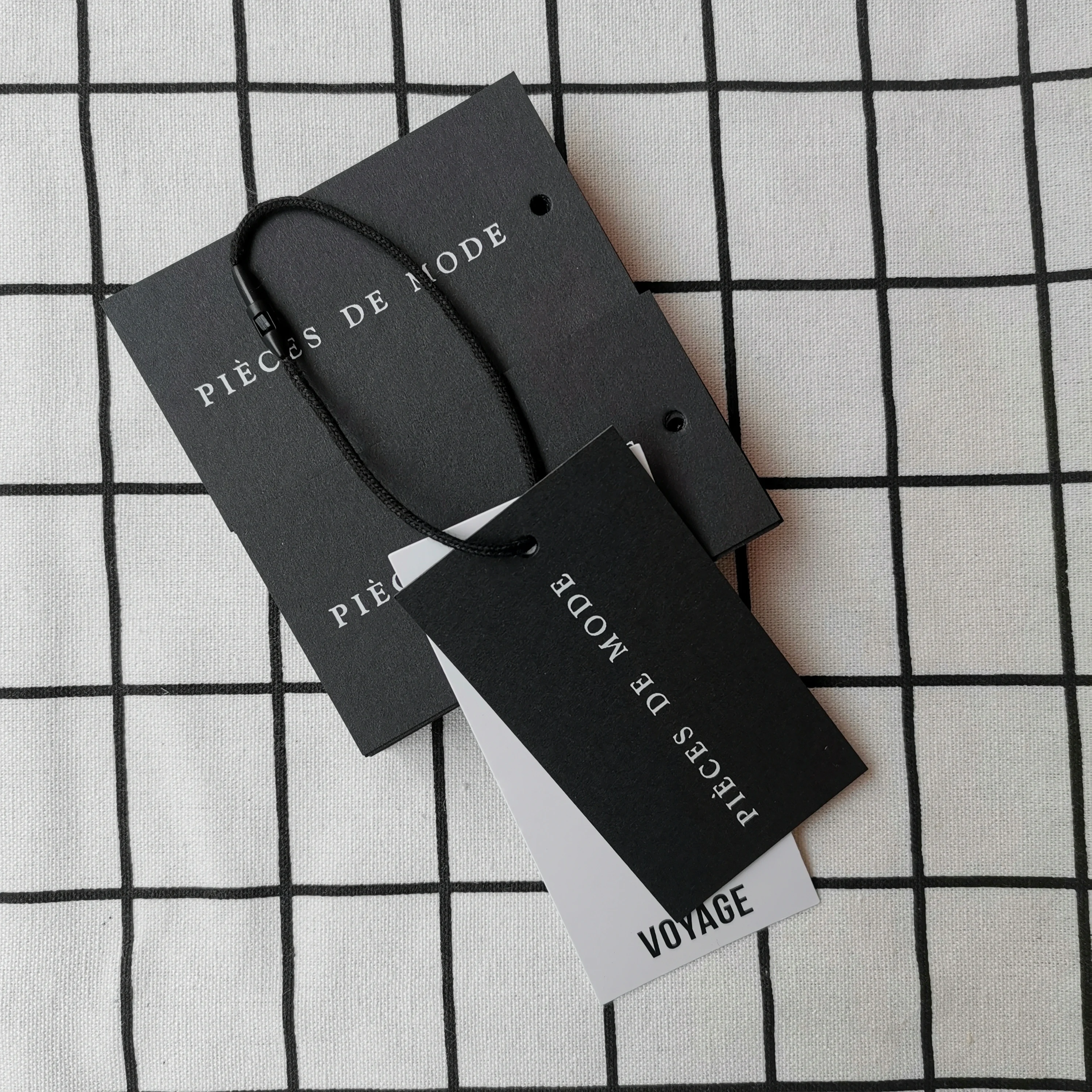 Recyled High Quality Black Card Paper Hang Tag for Clothing