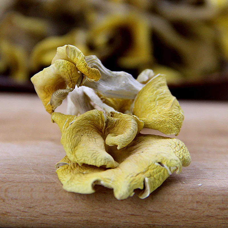 Dried Chanterelle Mushrooms