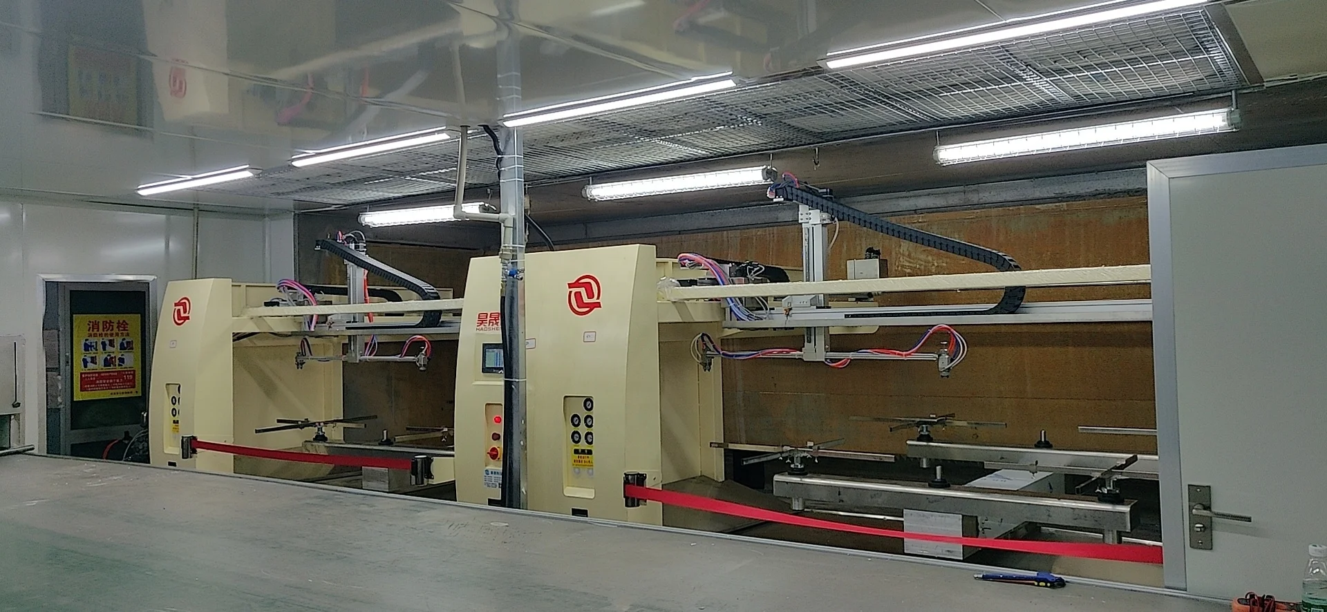 automatic spray painting robot manufacture machine for plastic shell (air conditioner, notebook, computer, TV )