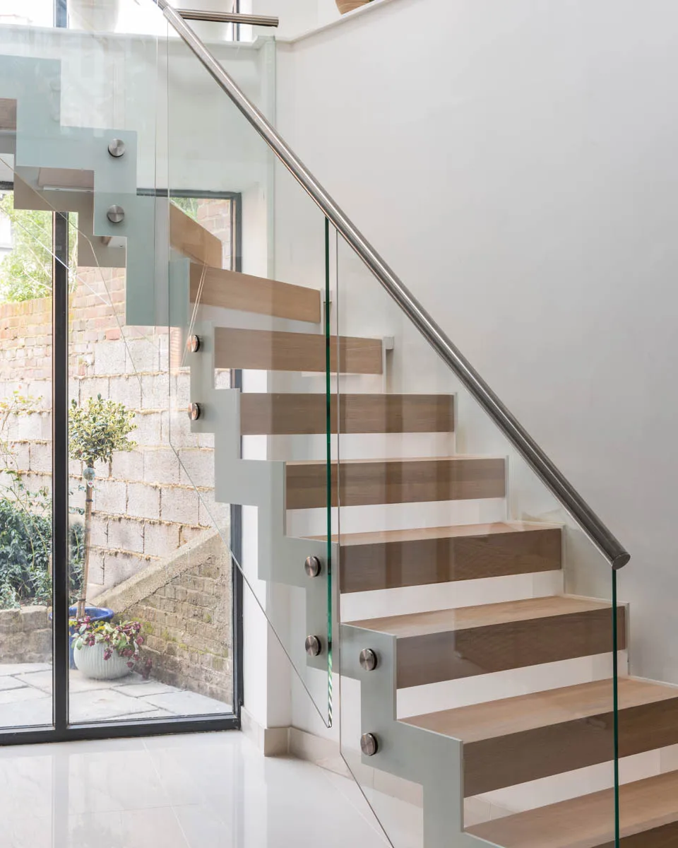 Hot sale carbon steel double beam support straight stairs with timber steps and glass railing