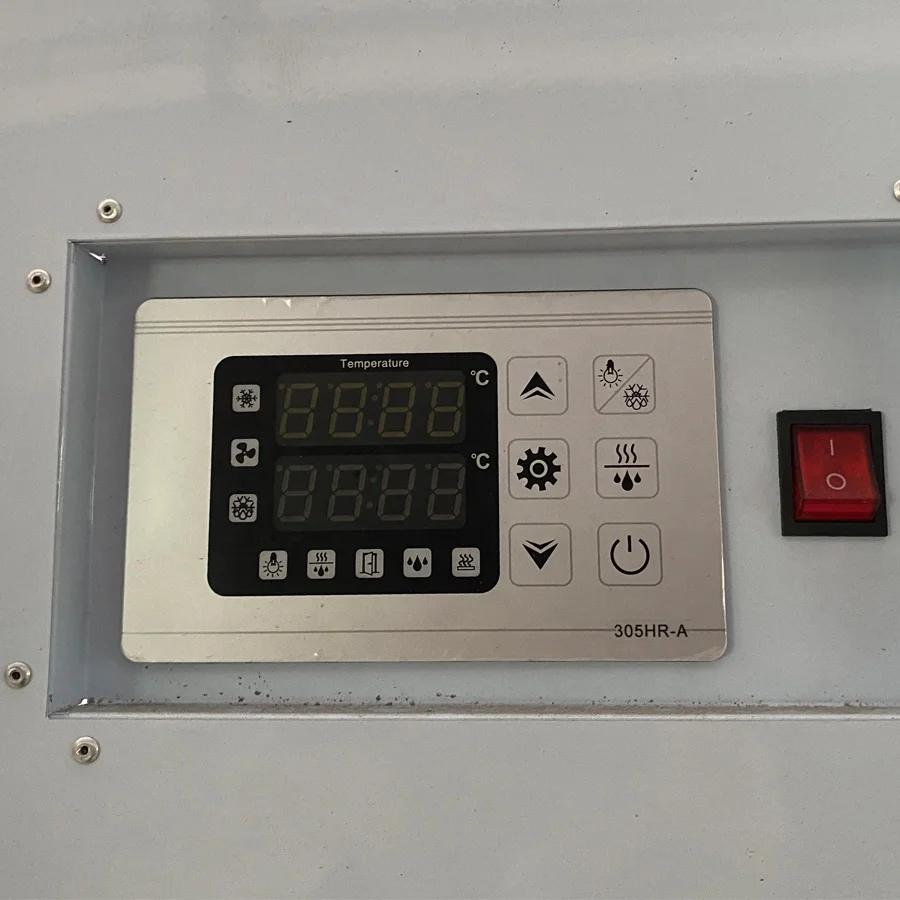 Refrigerated 1 door bagging Ice storage merchandiser freezer unit