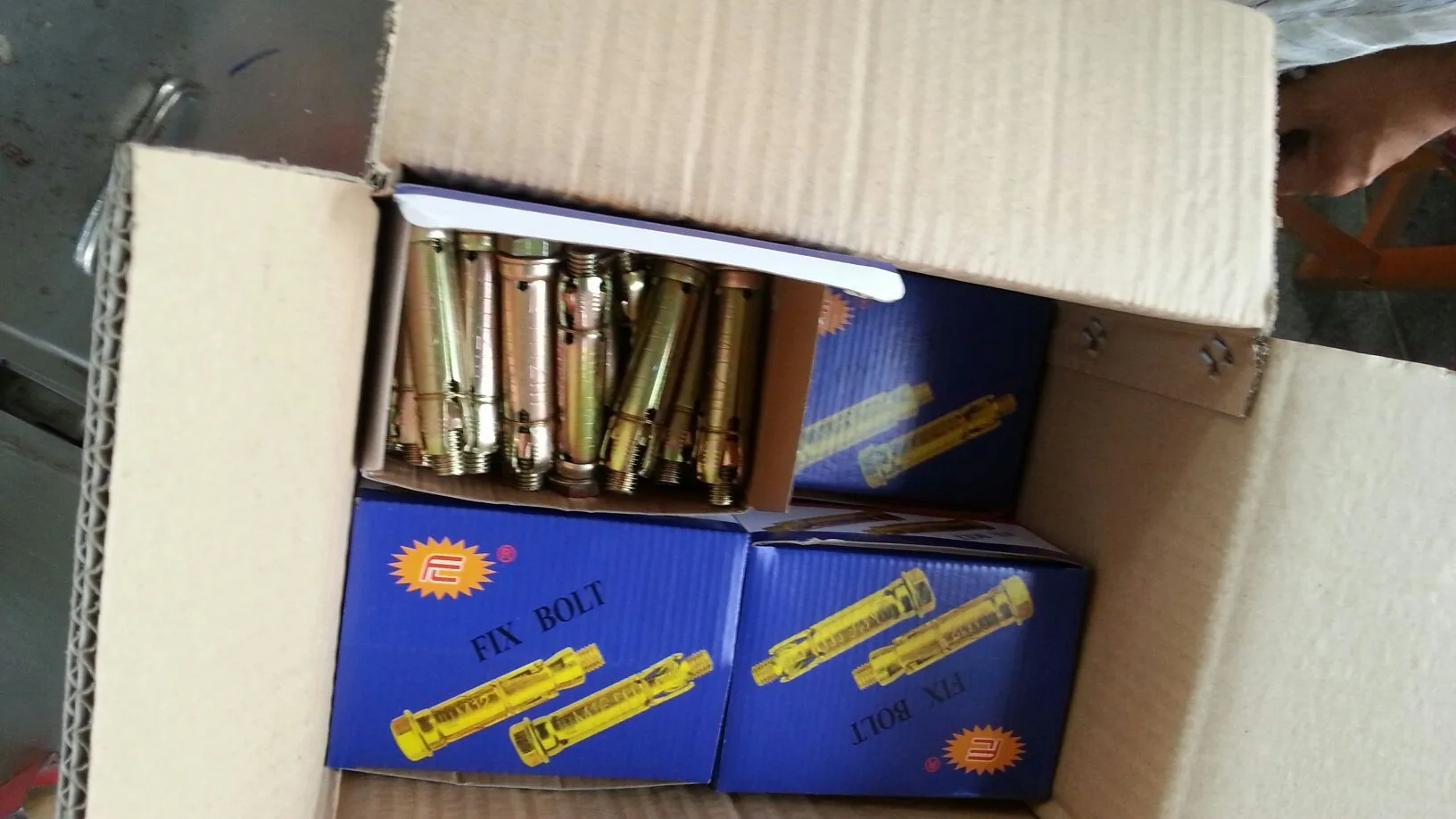 Galvanized Carbon steel 3Pcs 4Pcs Heavy Duty Shield  Anchor Expansion Anchor Bolts