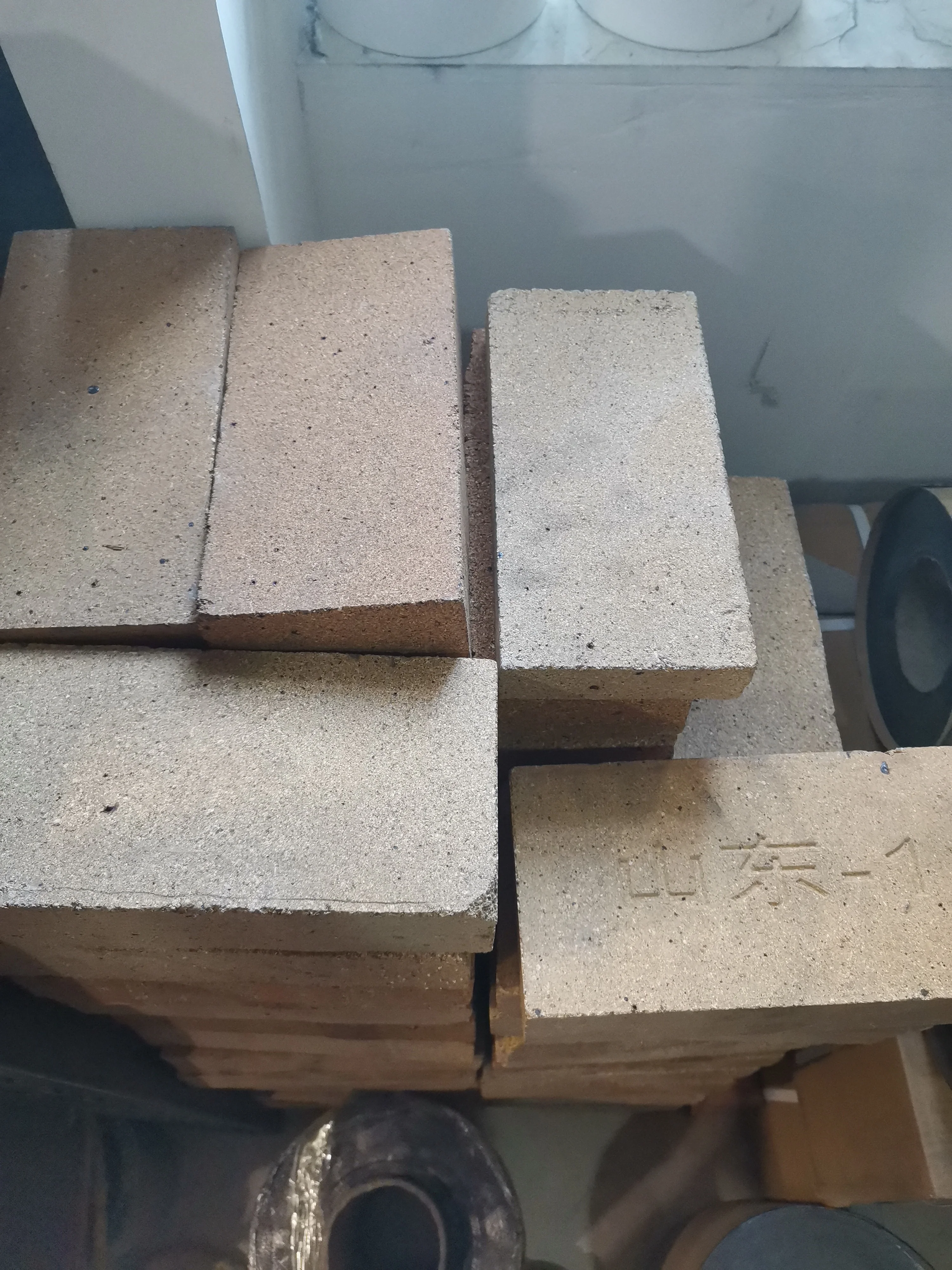 Insulating Refractory Brick Heat Resistant Insulating Fired Brick Stove High Alumina Brick Firebrick Fire Clay Yellow Brown