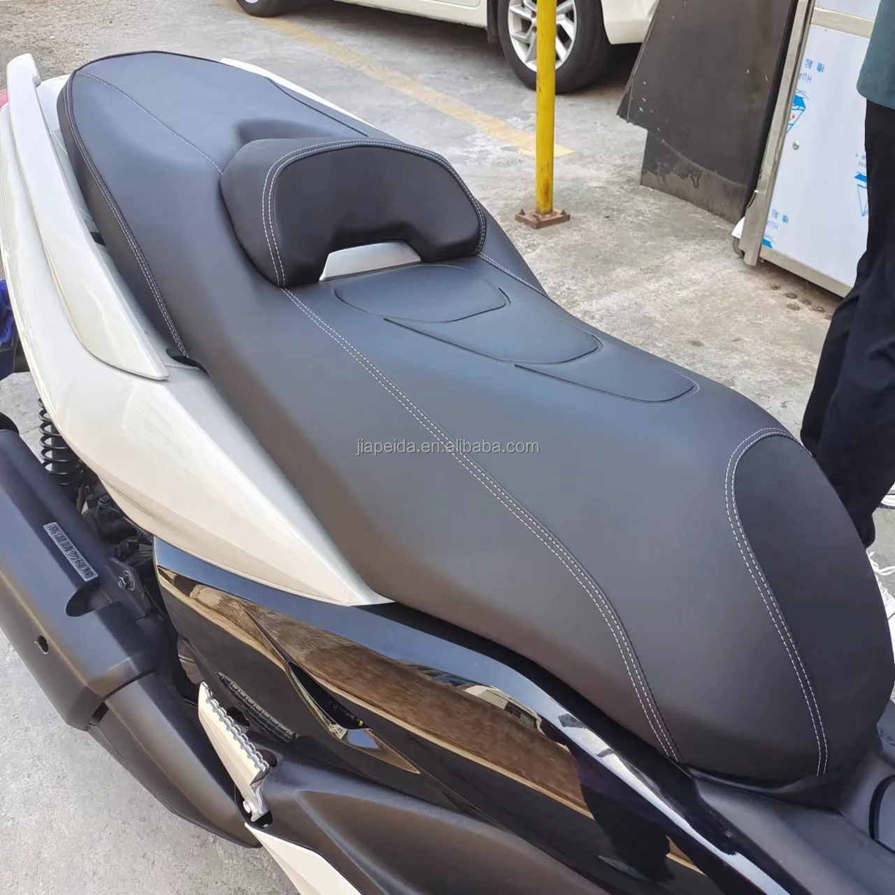 Modified Motorcycle Spare Parts xmax300 xmax250 xmax seat cushion mat pad adjustable backrest for yamaha xmax 250 300 2017-2022