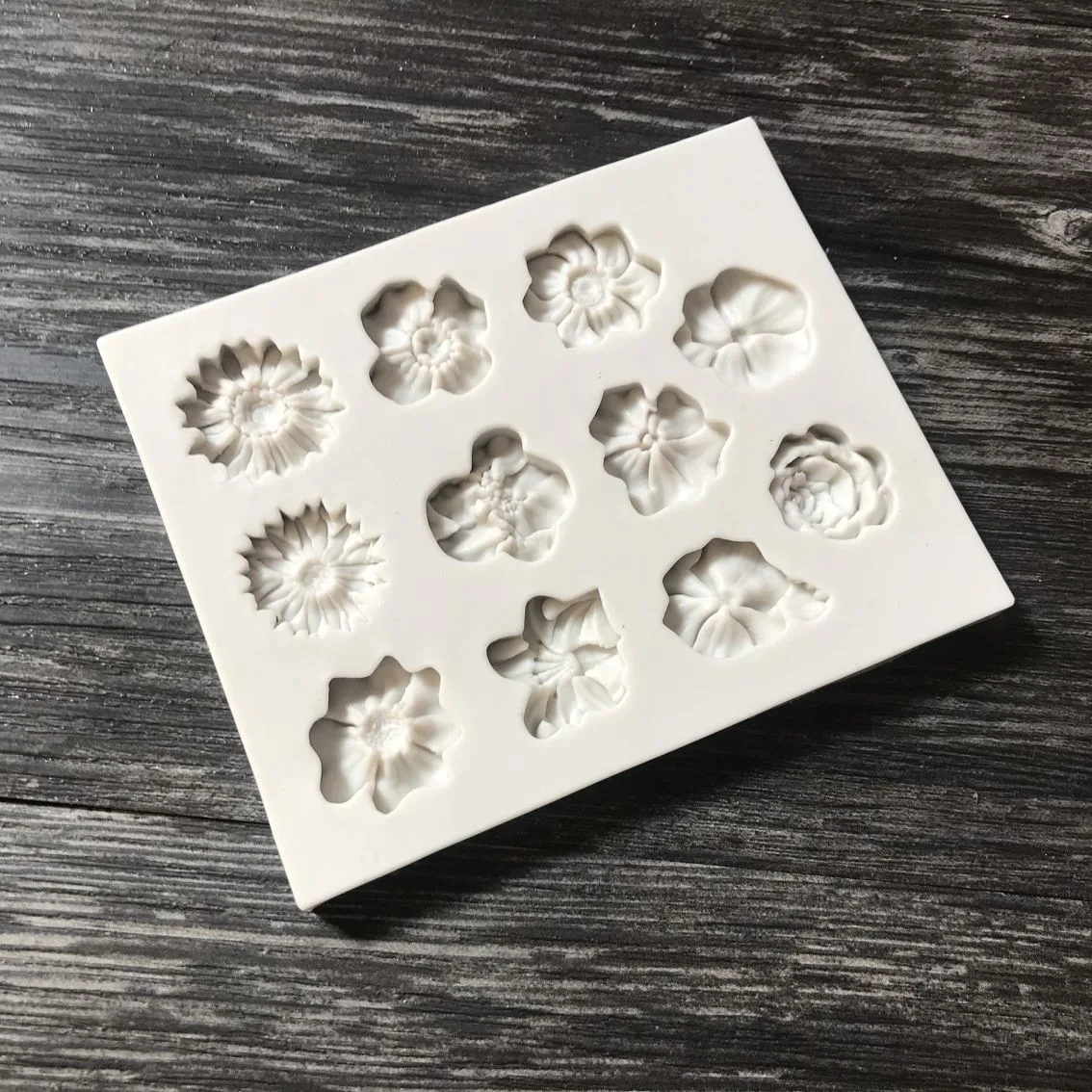 11-cavity 3D rose daisy chrysanthemum Flower Silicone Cake Chocolate Decorating Fondant Mold