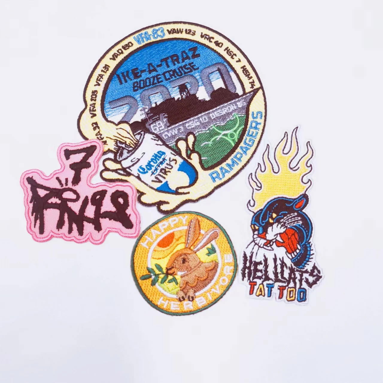 Custom No MOQ Iron On Sew On Cat Patches Custom Embroidered Patches Heat Press Iron Embroidery Patches for Coat, T-shirt