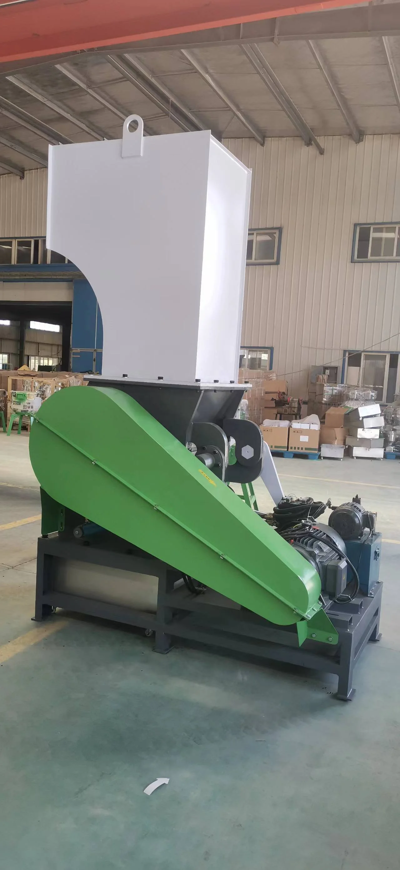 Powerful Waste Plastic Barrel,PET Bottle,Plastic Film and other Plastic Material Recycling Machines Plastic Crusher Machine
