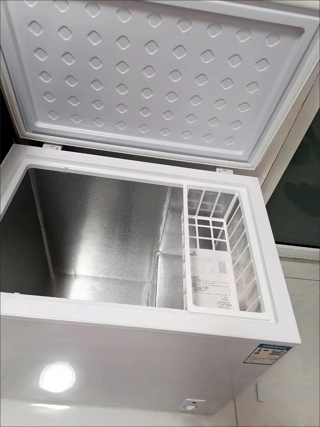 D 205-liter floor-standing horizontal freezer refrigerator for cold storage of beverages and freezing of meat  refrigeration
