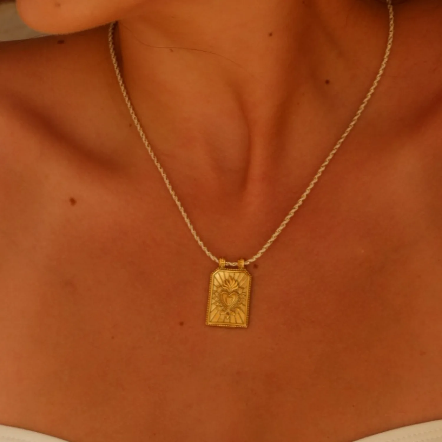 girlfriend gifts  gold fashion lady chain twist chain rope chain tarot card heart love enamel design pendant jewelry