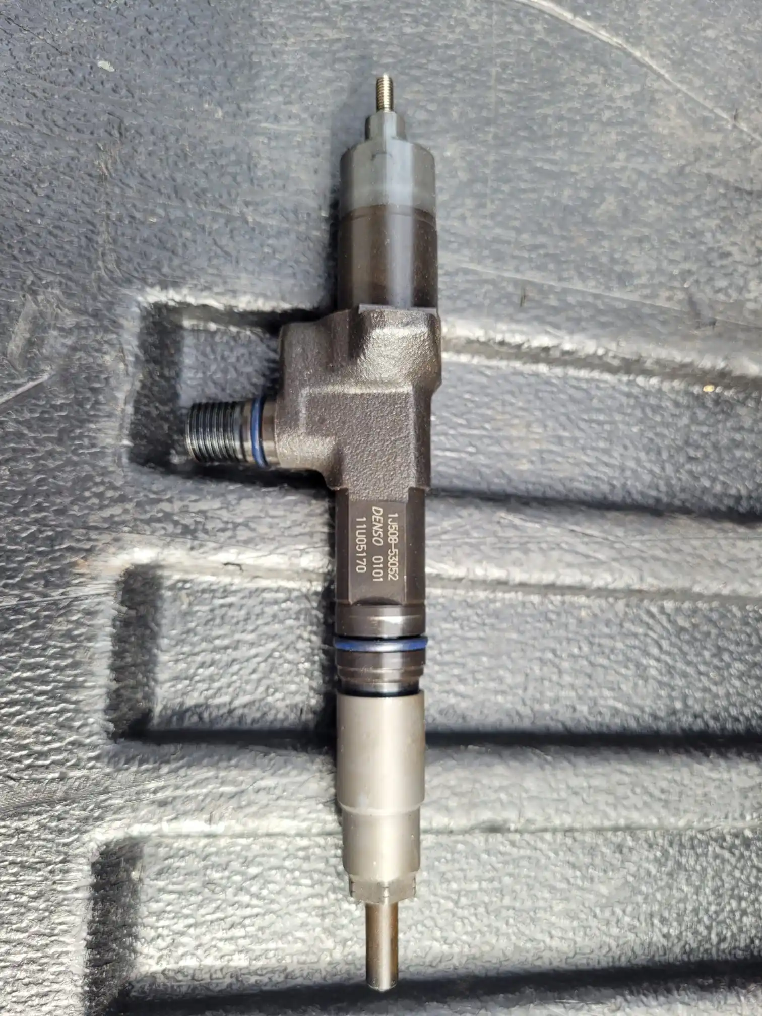 1J508-53052 fuel injector parts OEM Catpillar Kubota gas injector fuel inject