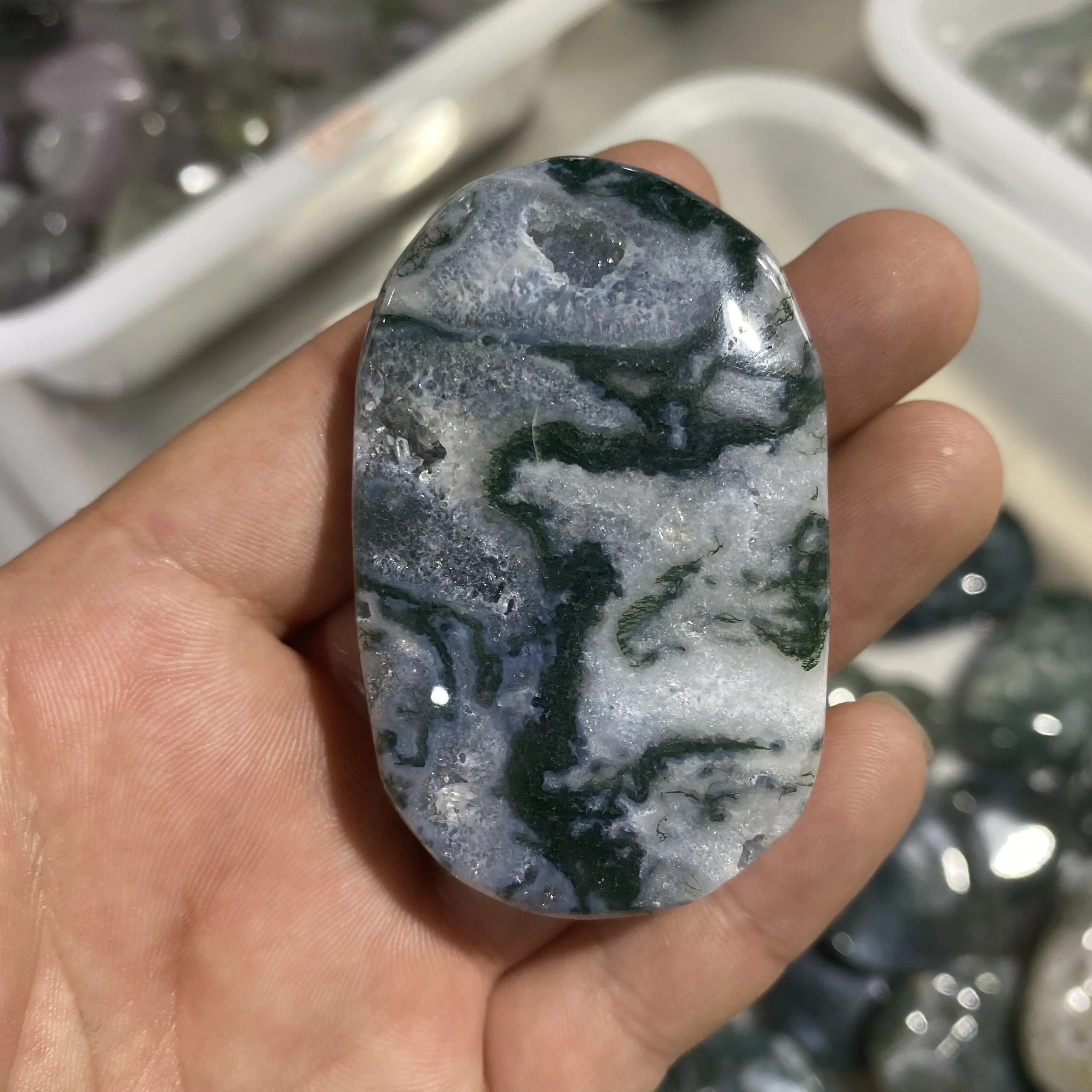 Wholesale Natural Gemstone High Quality Quartz Stone Moss Agate Palm For Decoration
