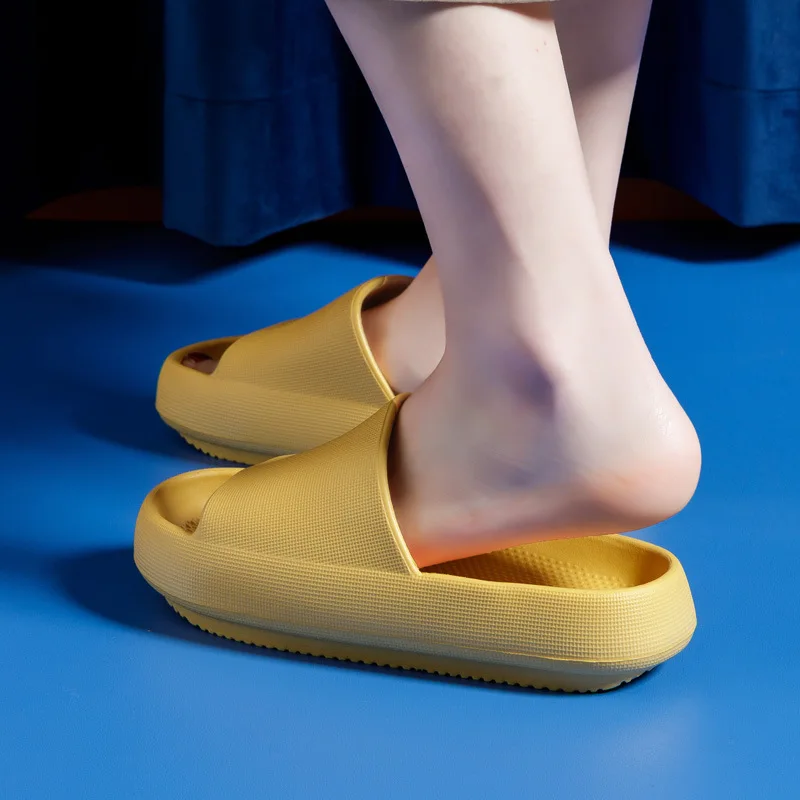 2023 Light Weight Sublimation Comfy Eva Room Rubber Wholesale Massage Flip Flops Slides Slippers For Women