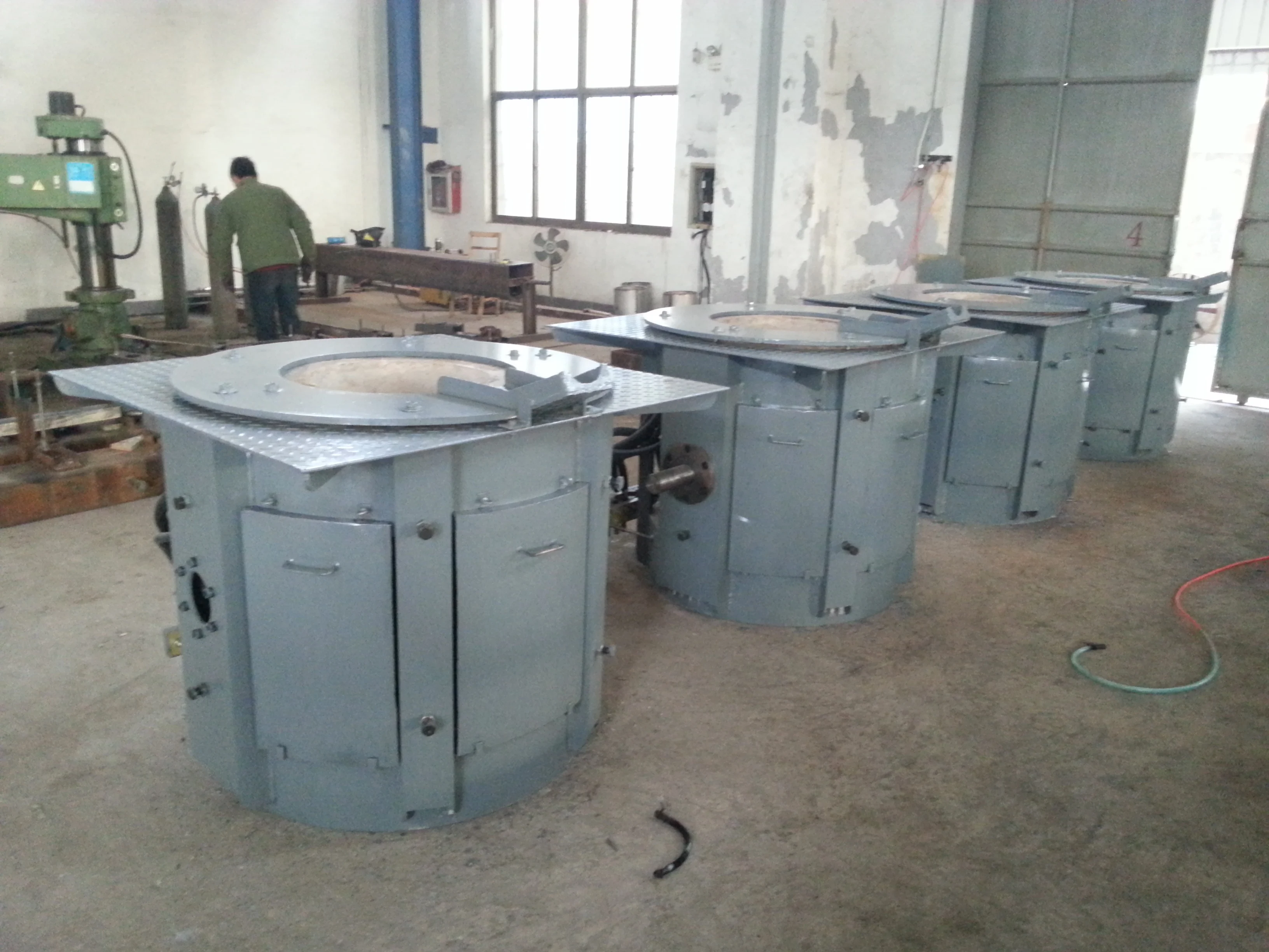 500KG 0.5T KGPS medium frequency induction reducer steel shell industrial furnace for melting iron copper aluminum steel