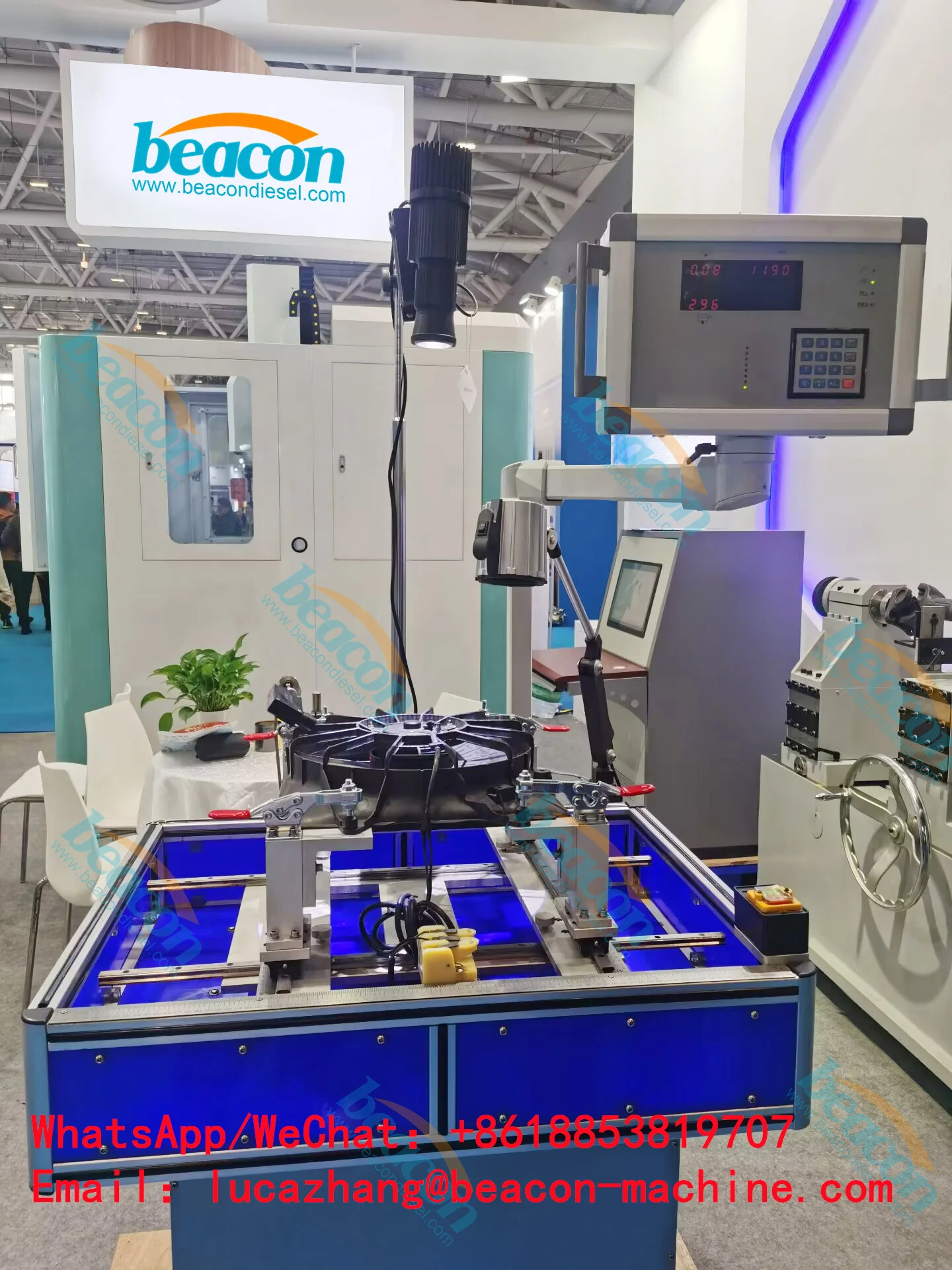 high performance Flap wheel cutting machine for flap wheel making can cut both U and L type groove cloth