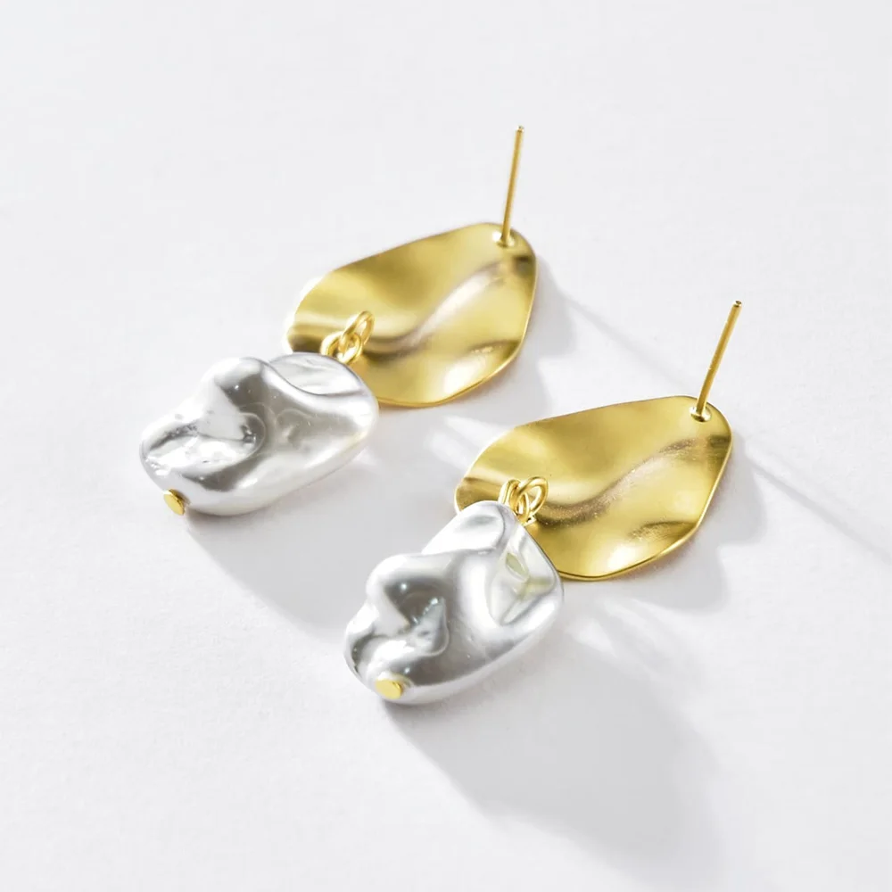 New Fashion Baroque Pearl Gold-Plated Stud Earrings Retro Natural Freshwater Pearl for Ladies Trendy Style
