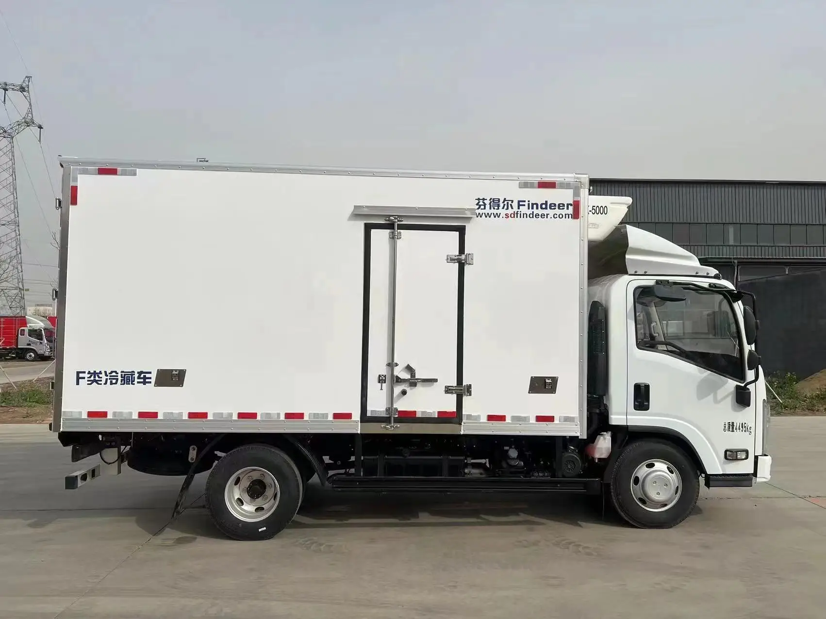 ISUZU  ELF 10 Ton Diesel Refrigerated Van Truck 5 Ton Freezer Colling truck for Meat and Fish Transport