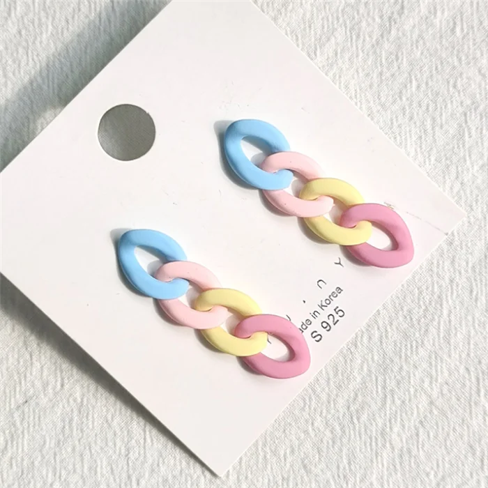 chain earrings (13).png