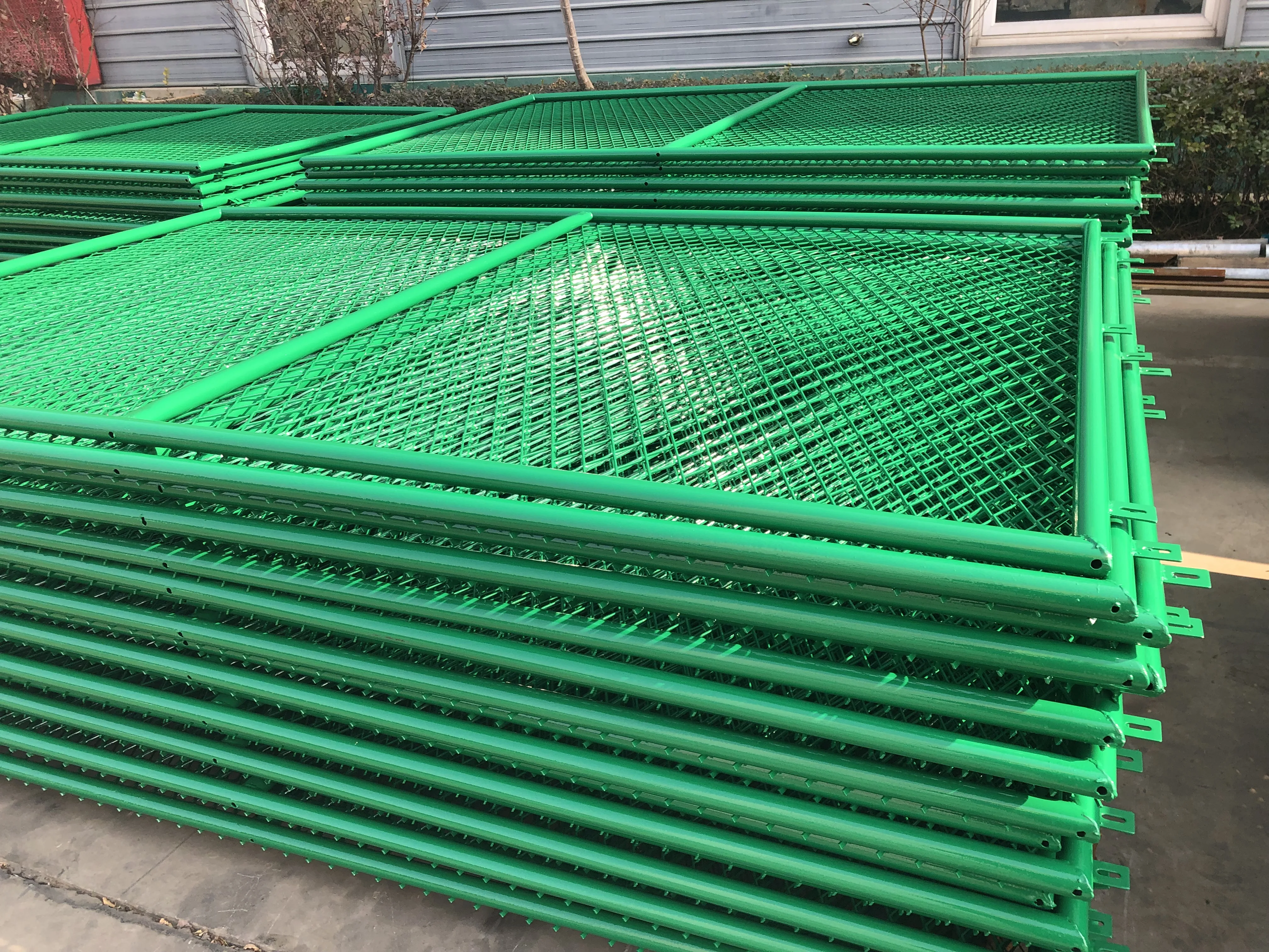 
Quality materials temporary high speed guardrail Iron frame fence 