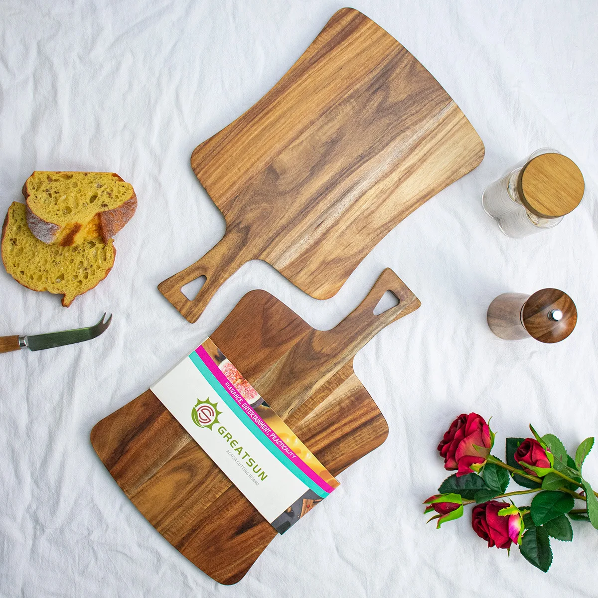 Eco Friendly Large Creative Rustic Handmade Acacia Wooden Cutting Board with Handle