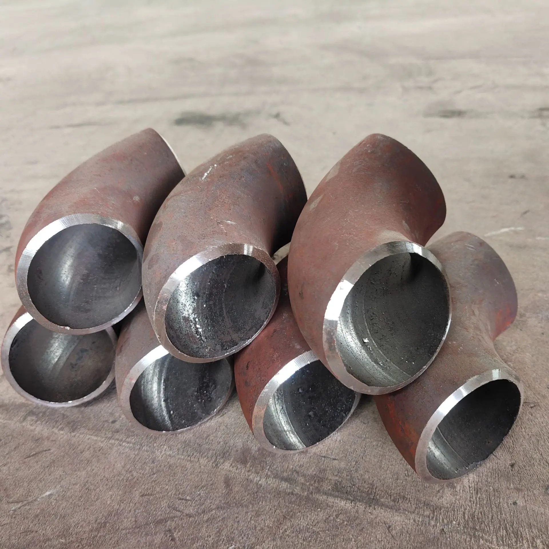 China Manufacture Professional  304 316 Stainless /carbon Steel 90 degree Elbow