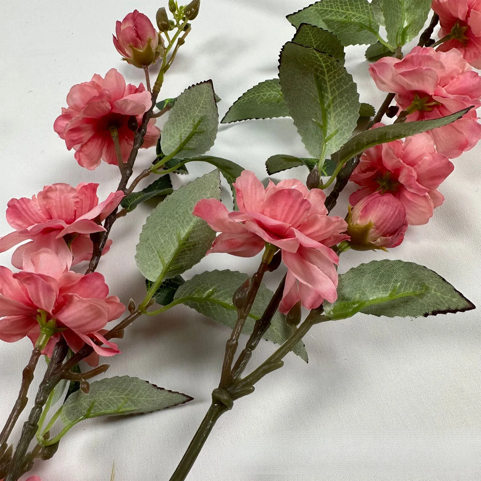 2024 New pink mini artificial Tea Rose bouquet simulation camellia bridal bouquet