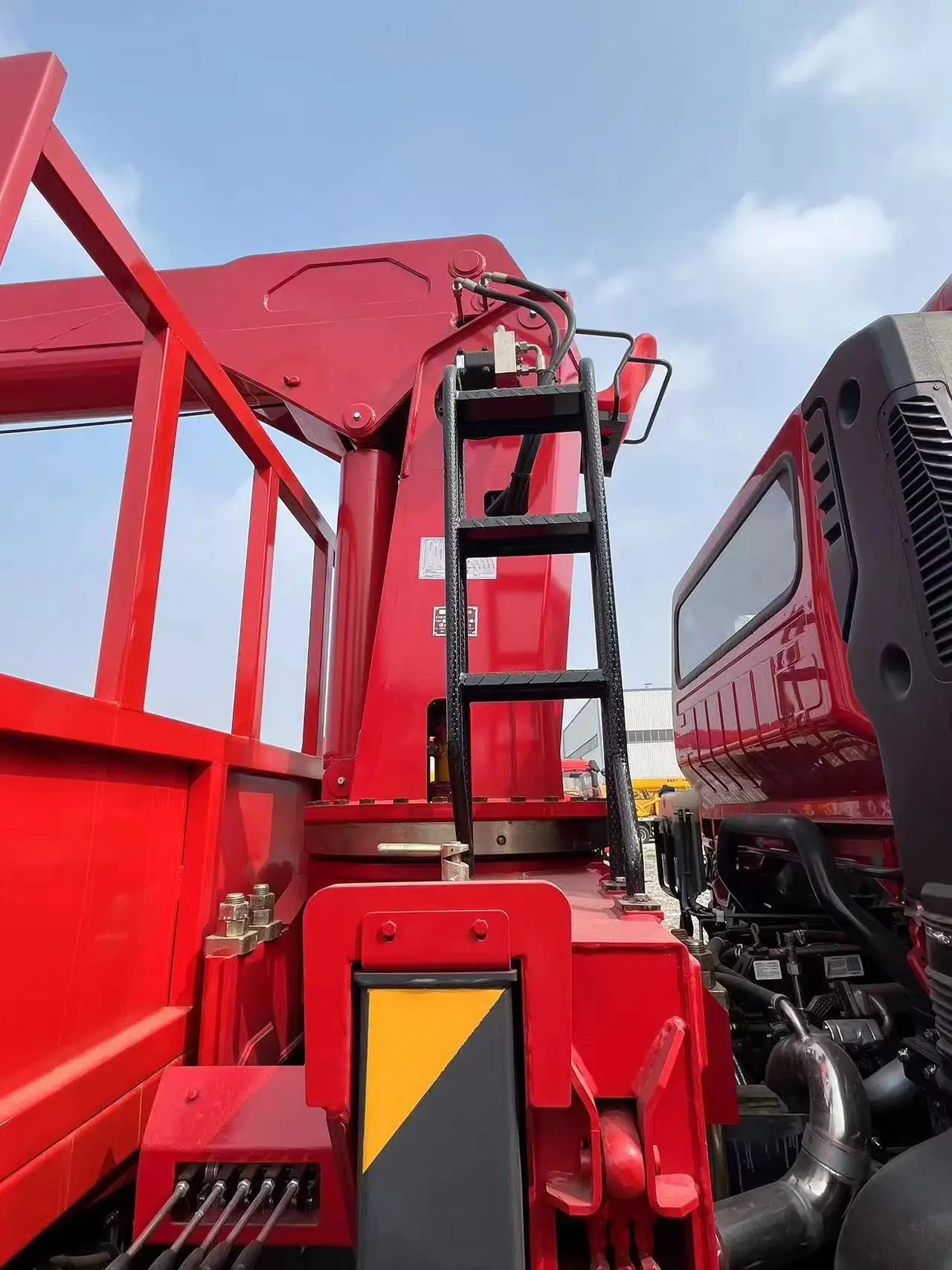 Hydraulic Folding Truck Crane 3 Ton Lift Truck Crane with 5 Section Booms Arm