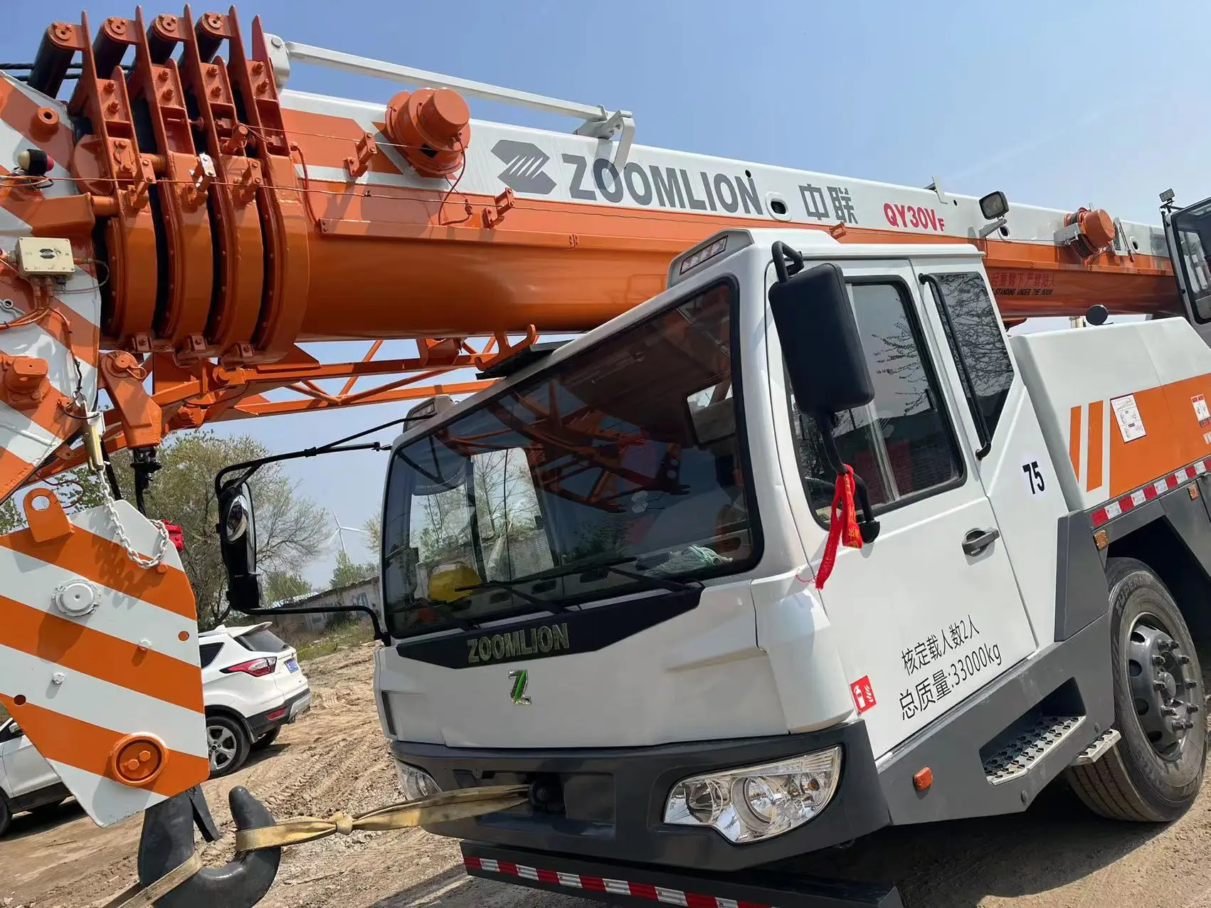 Китайский подъемный кран zoomlion 30 тонн