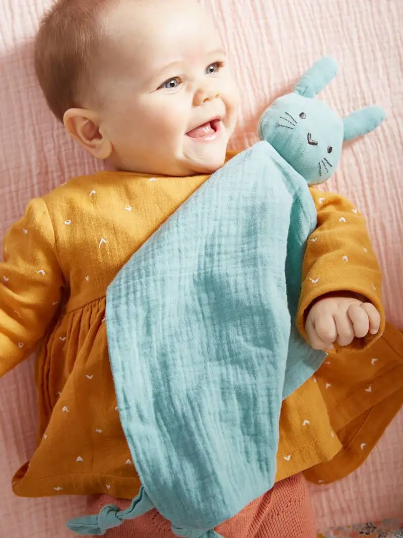 hot selling Little rabbit gauze comforter, various animal shaped saliva wipes, can also be used as baby sleeping dolls