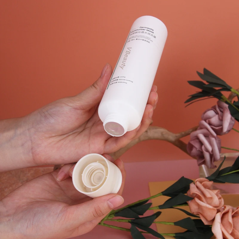 Fashion Cream Cosmetic Aluminum Plastic Tube Container with Black Screw Cap