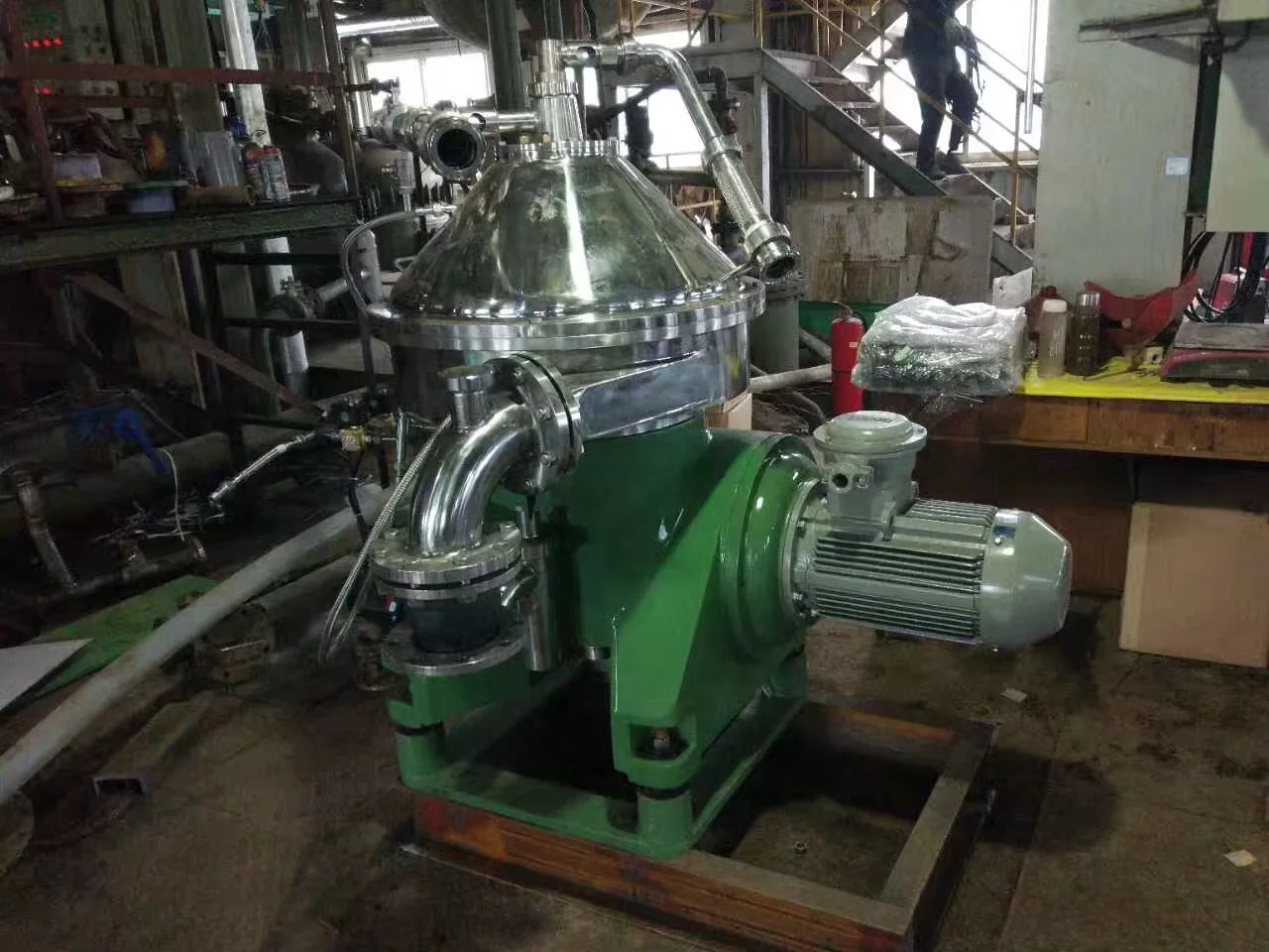 Industry, cow milk and goat milk centrifuge to extract cream, milk residue dish centrifuge and vertical centrifuge