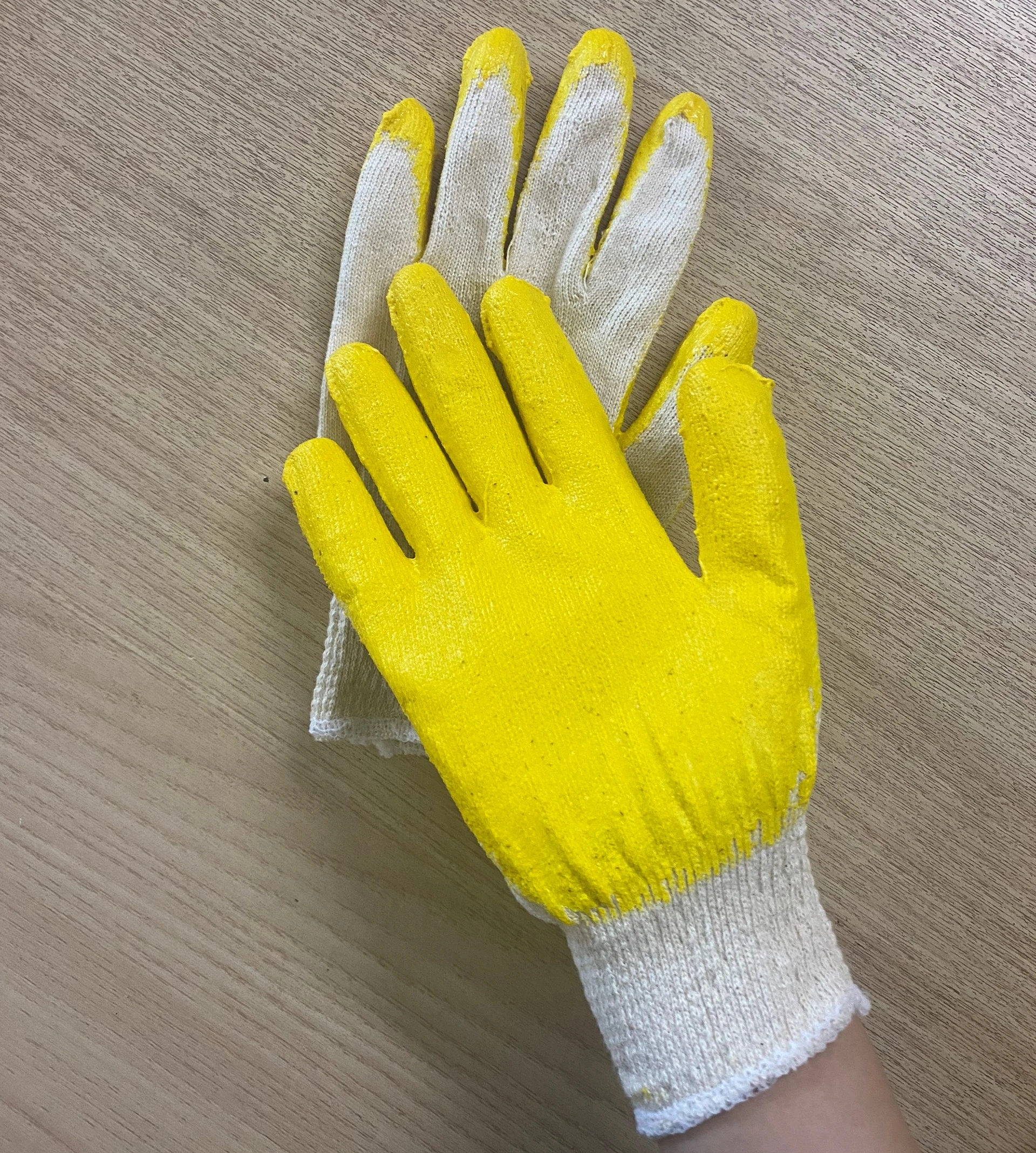 Top cheap Vietnamese Safety work gloves - Hot Selling Half Latex Coated Gloves - Working gloves for gardening