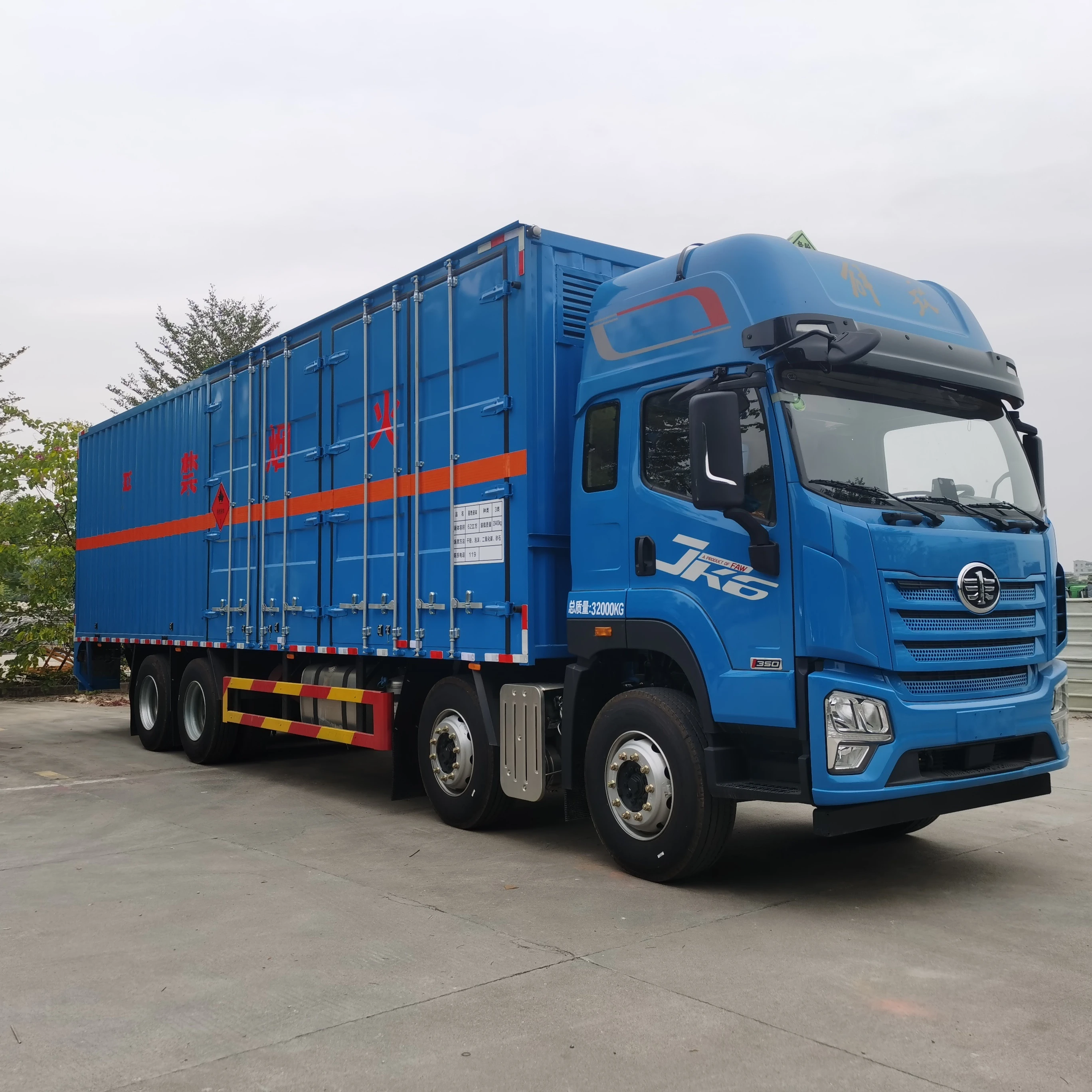 New 8*4 Design Diesel-Fueled Mini Truck Explosion-proof vehicle