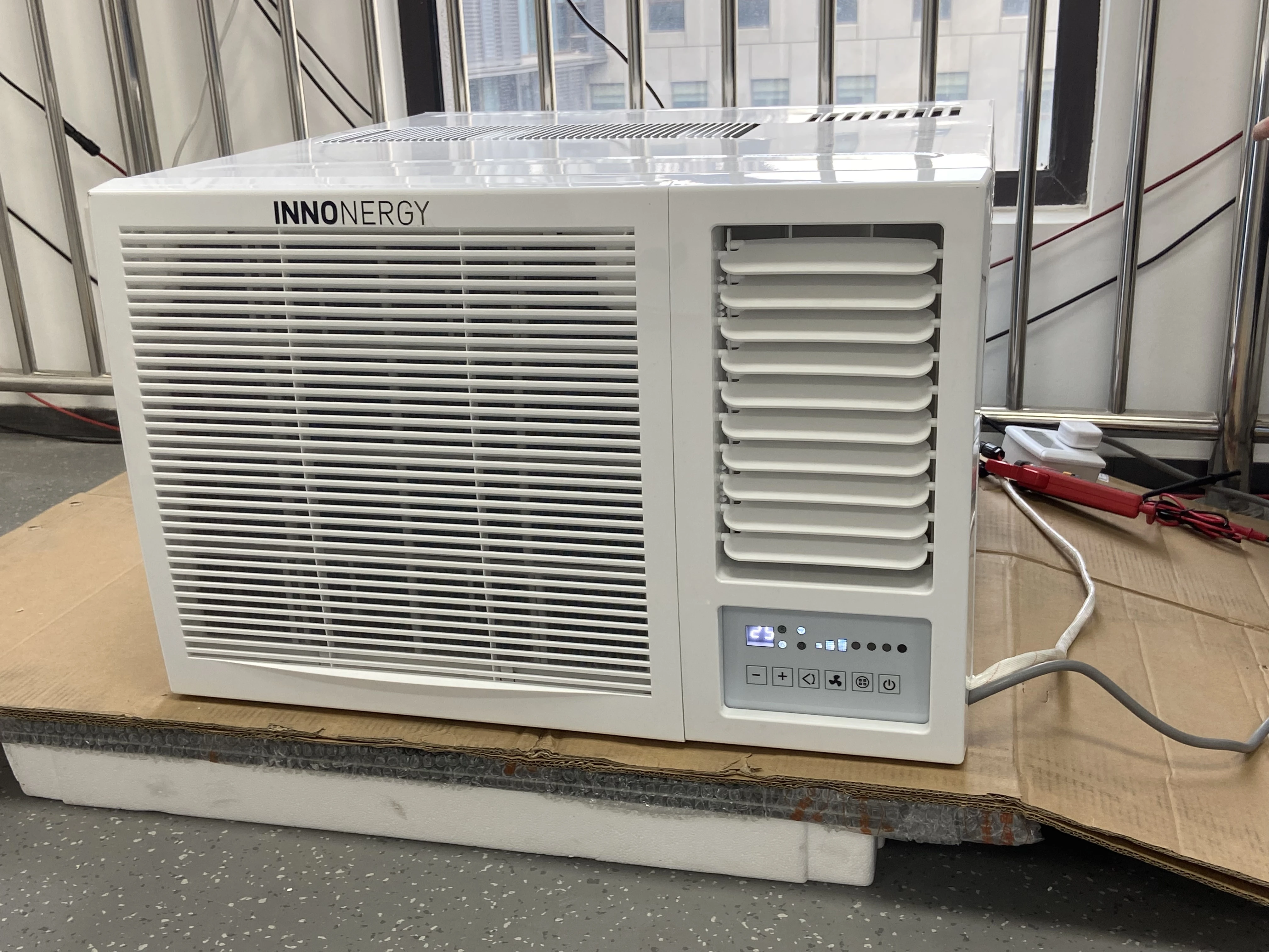 Good Price Low Consumption Solar Powered Dc Window Air Conditioner Remote Control 12000Btu Window Ac Unit